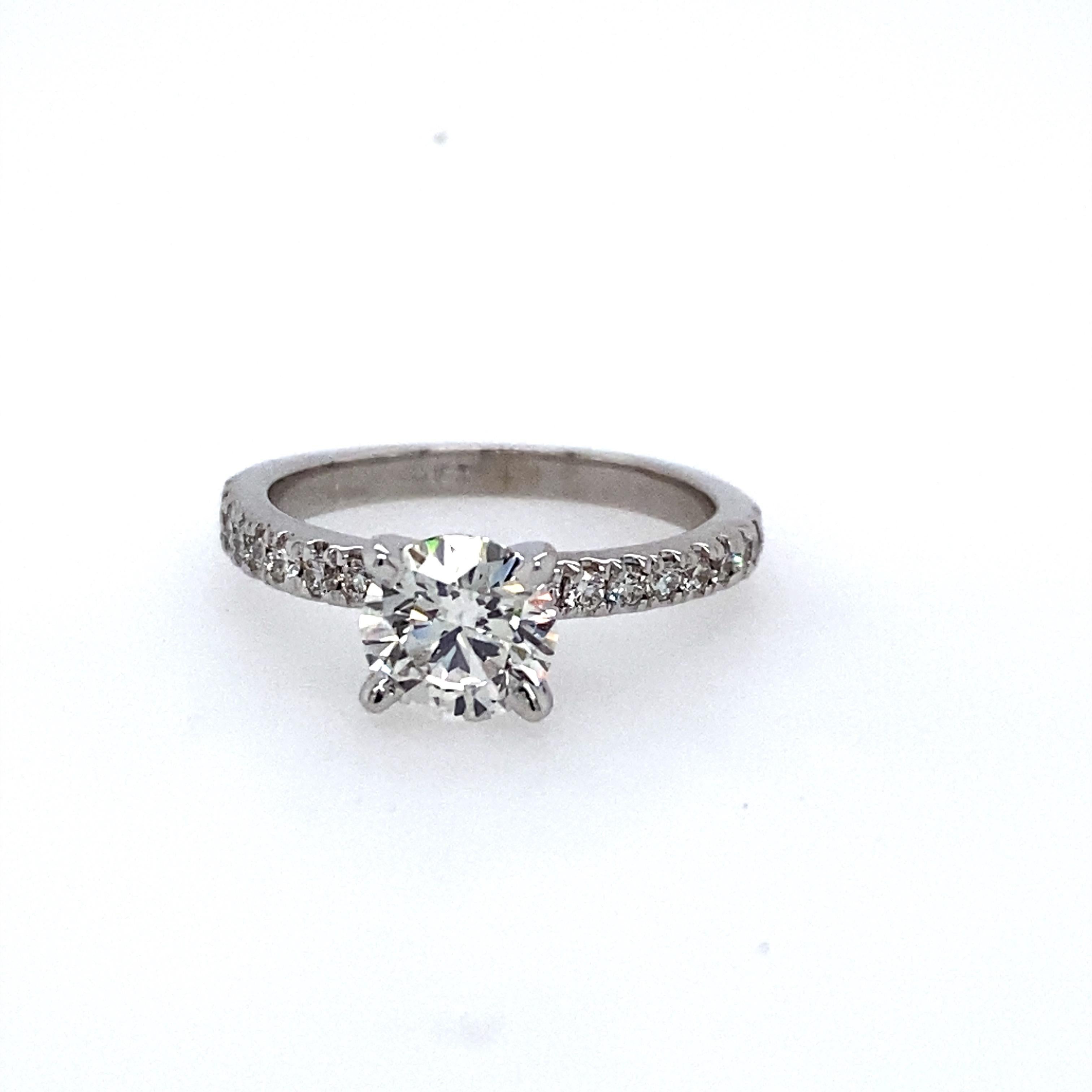 Anello di fidanzamento con diamante GIA da 1,27 carati di peso totale in oro 14 carati