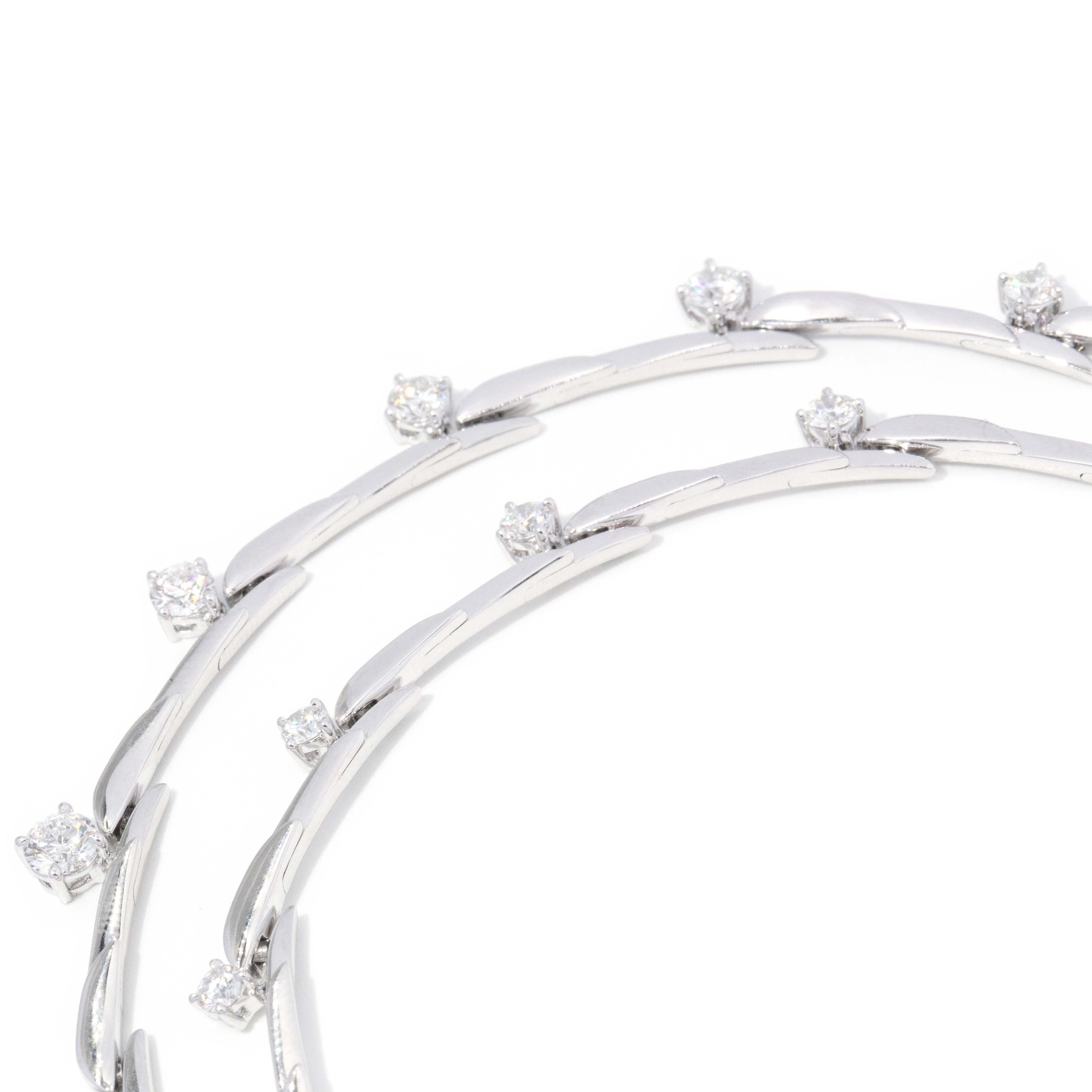 AM Contemporary Diamond Fancy Bar Link Necklace Or blanc 18 carats en vente 4