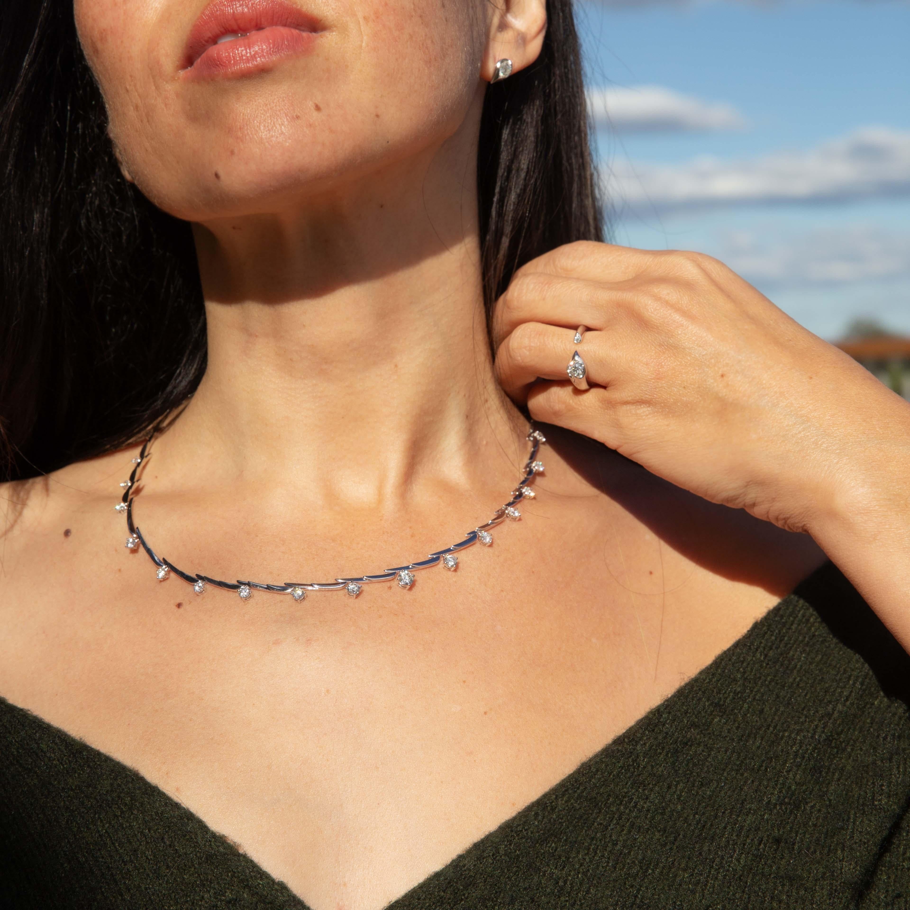 AM Contemporary Diamond Fancy Bar Link Necklace Or blanc 18 carats en vente 6