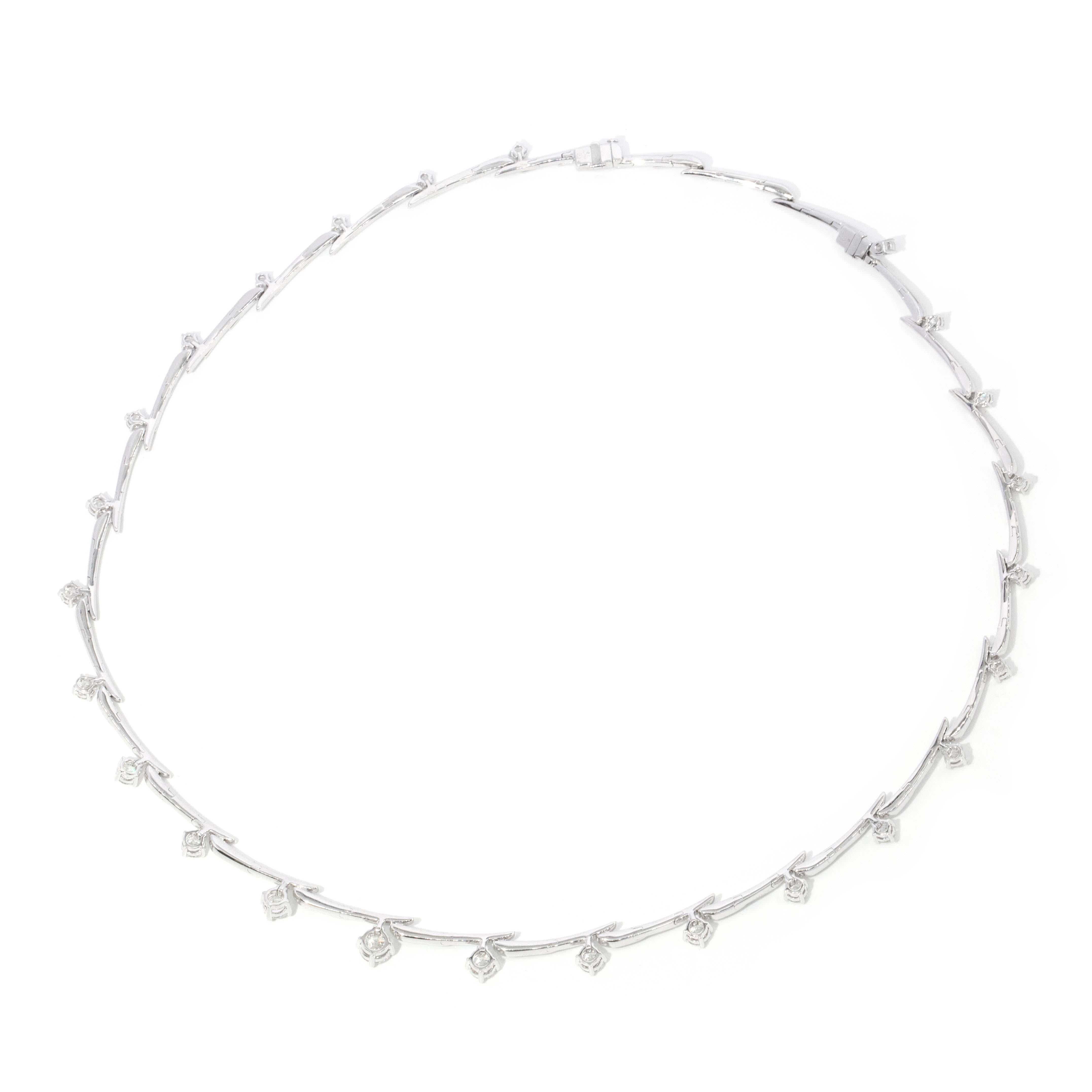 AM Contemporary Diamond Fancy Bar Link Necklace Or blanc 18 carats en vente 7