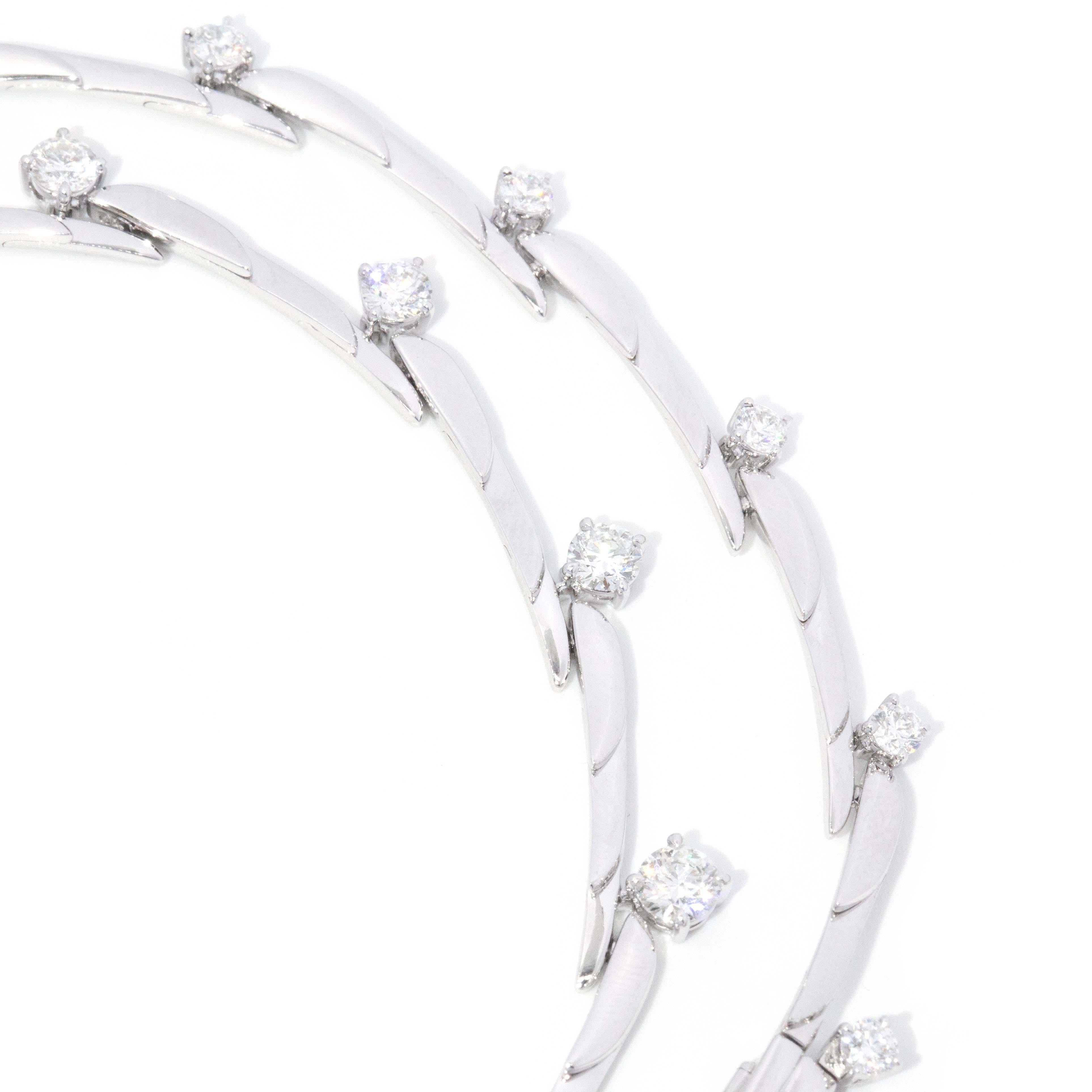 Contemporain AM Contemporary Diamond Fancy Bar Link Necklace Or blanc 18 carats en vente