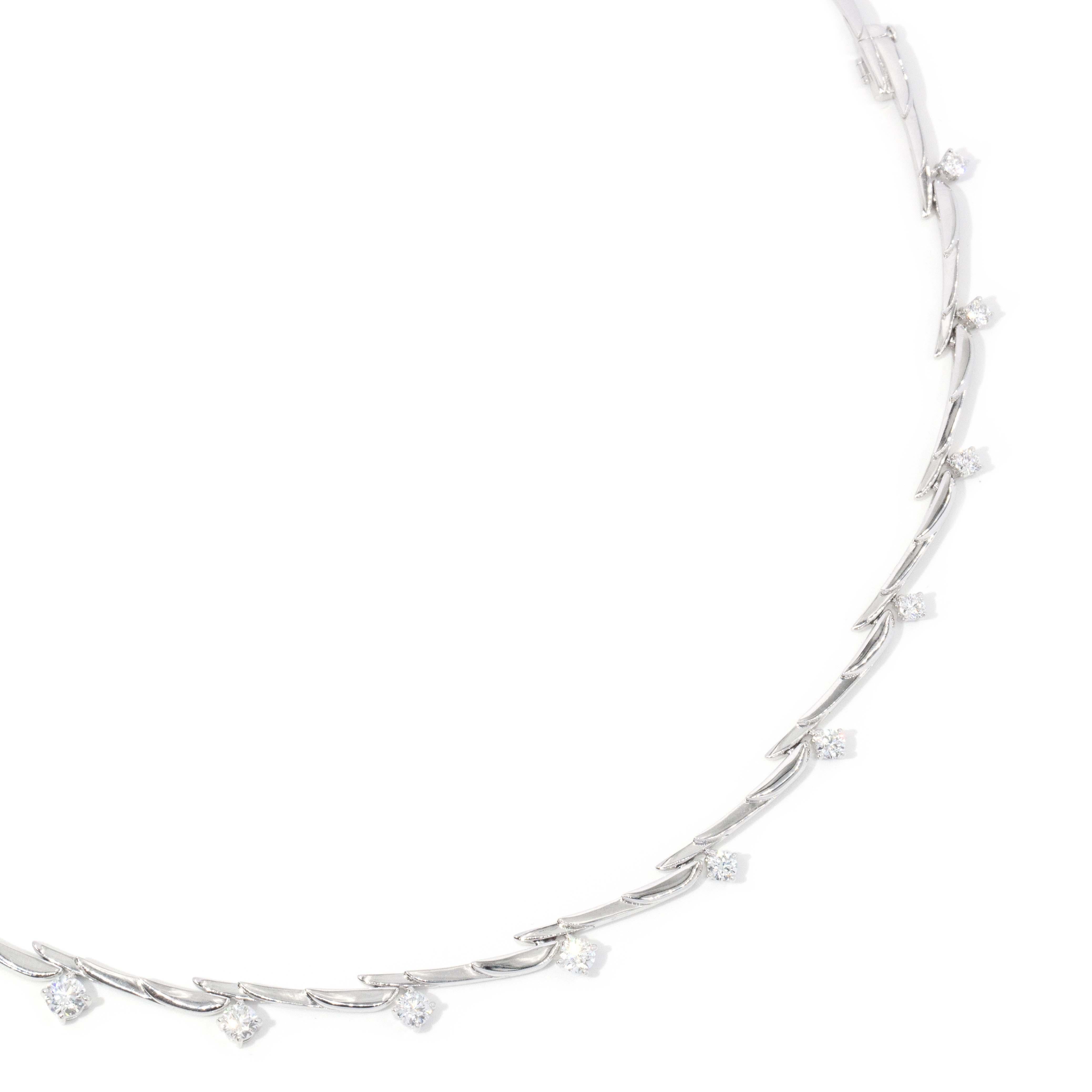 AM Contemporary Diamond Fancy Bar Link Necklace Or blanc 18 carats Bon état - En vente à Hamilton, AU