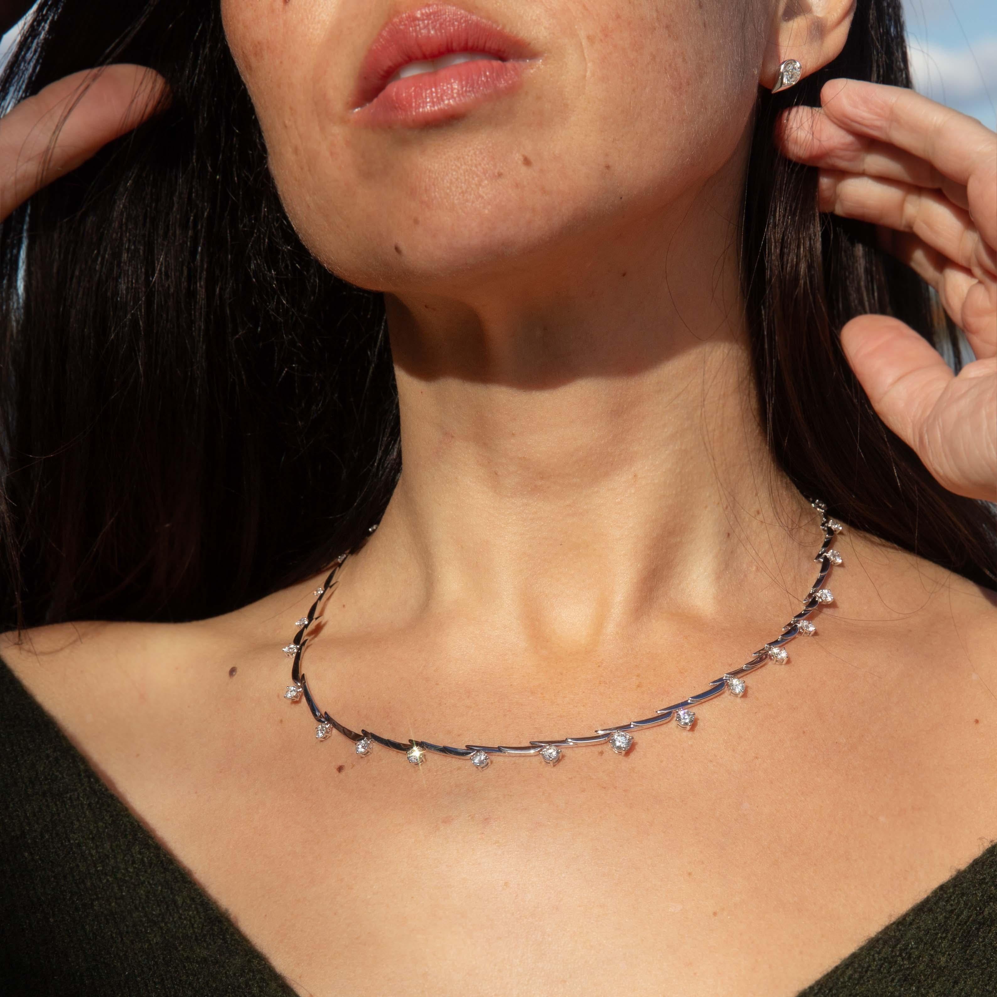 AM Contemporary Diamond Fancy Bar Link Necklace Or blanc 18 carats en vente 1