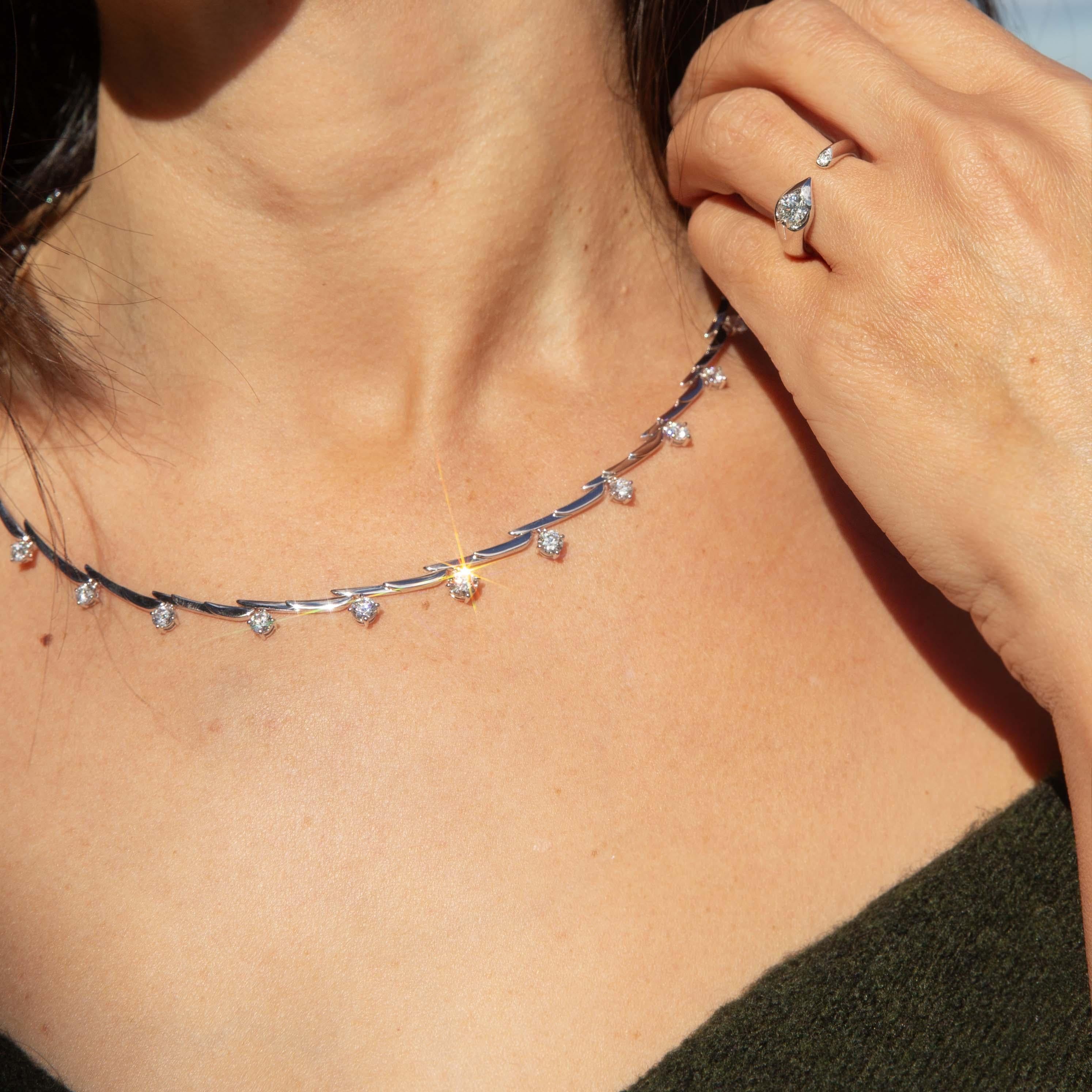 AM Contemporary Diamond Fancy Bar Link Necklace Or blanc 18 carats en vente 3