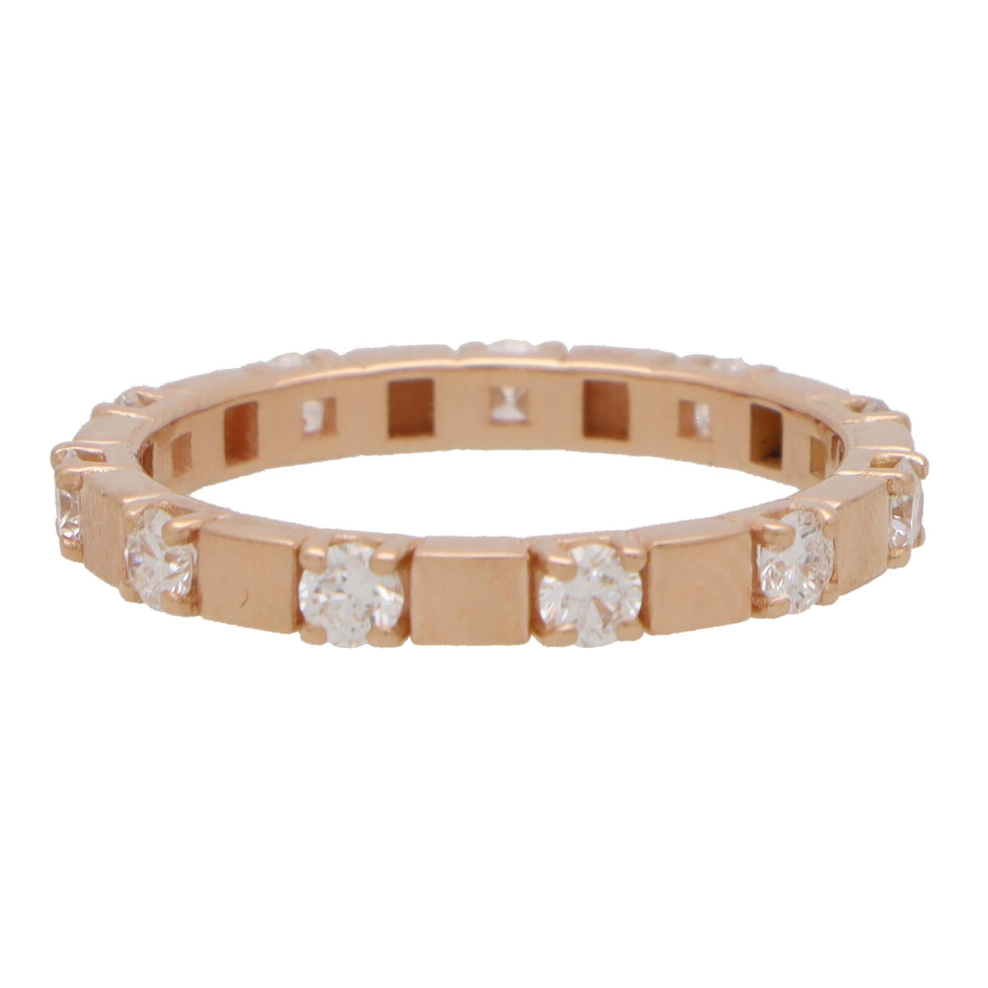 Taille ronde Bague d'éternité contemporaine avec diamant en or rose 18k en vente