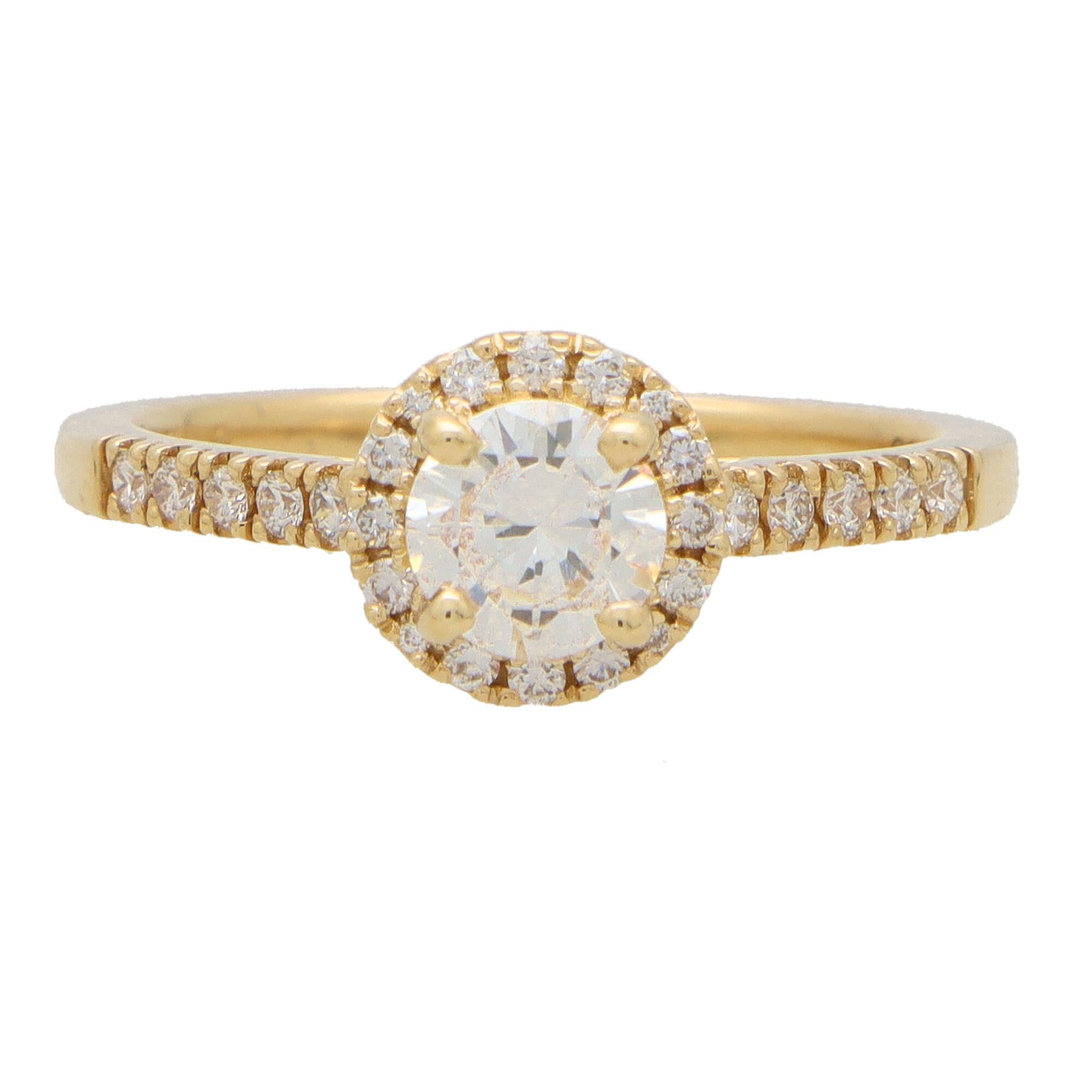 Round Cut Contemporary Diamond Halo Ring Set in 18k Yellow Gold For Sale