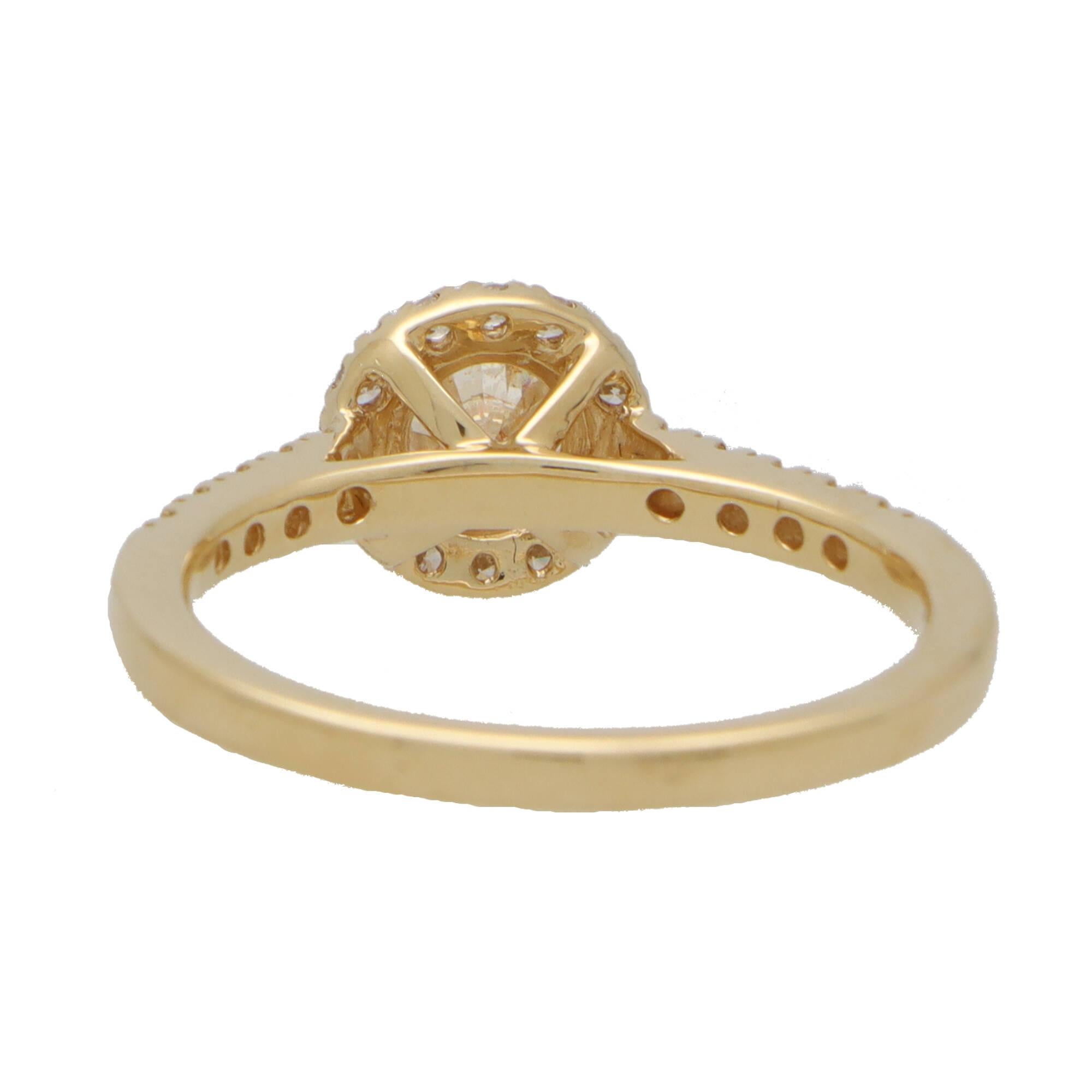 Women's or Men's Contemporary Diamond Halo Ring Set in 18k Yellow Gold For Sale