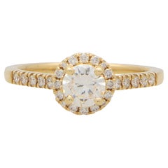 Contemporary Diamond Halo Ring Set in 18k Gelbgold