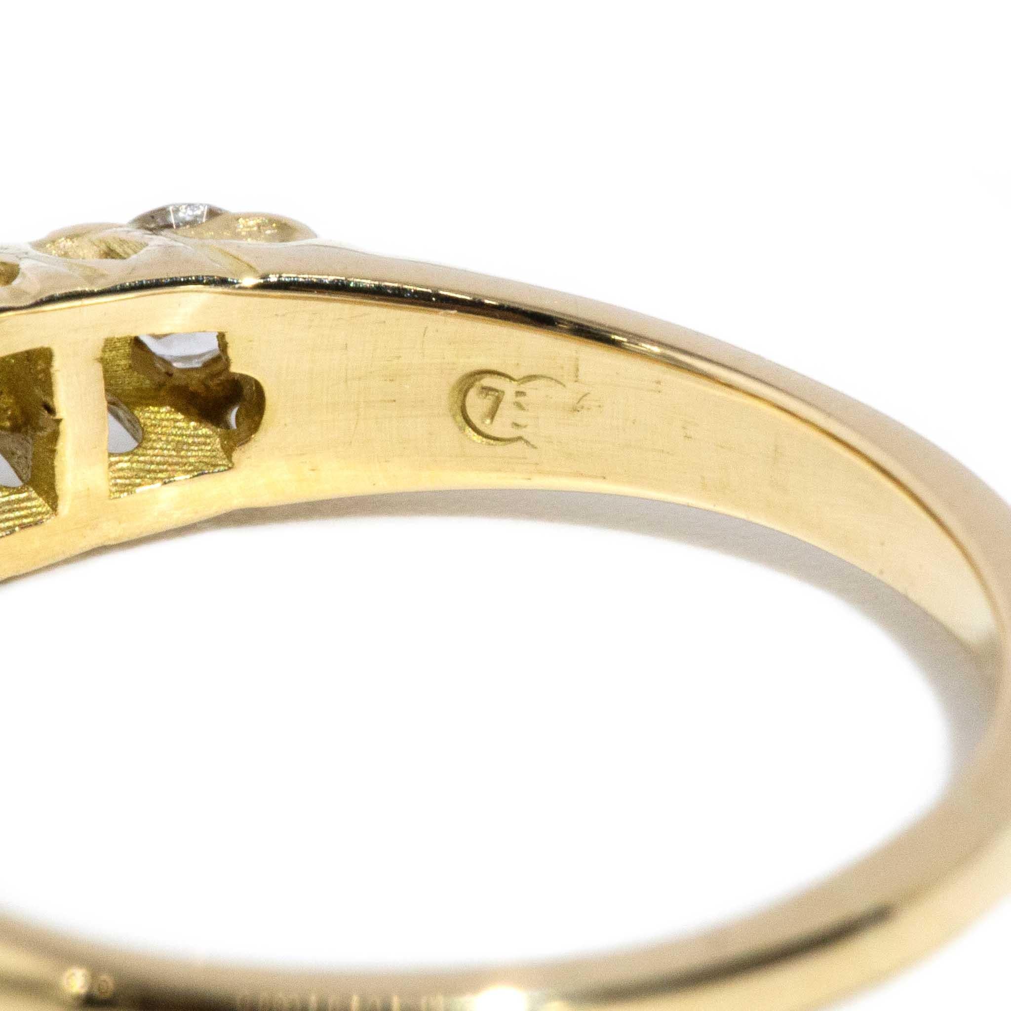 Contemporary Diamond London Bridge Ring 18 Carat Yellow Gold For Sale 5