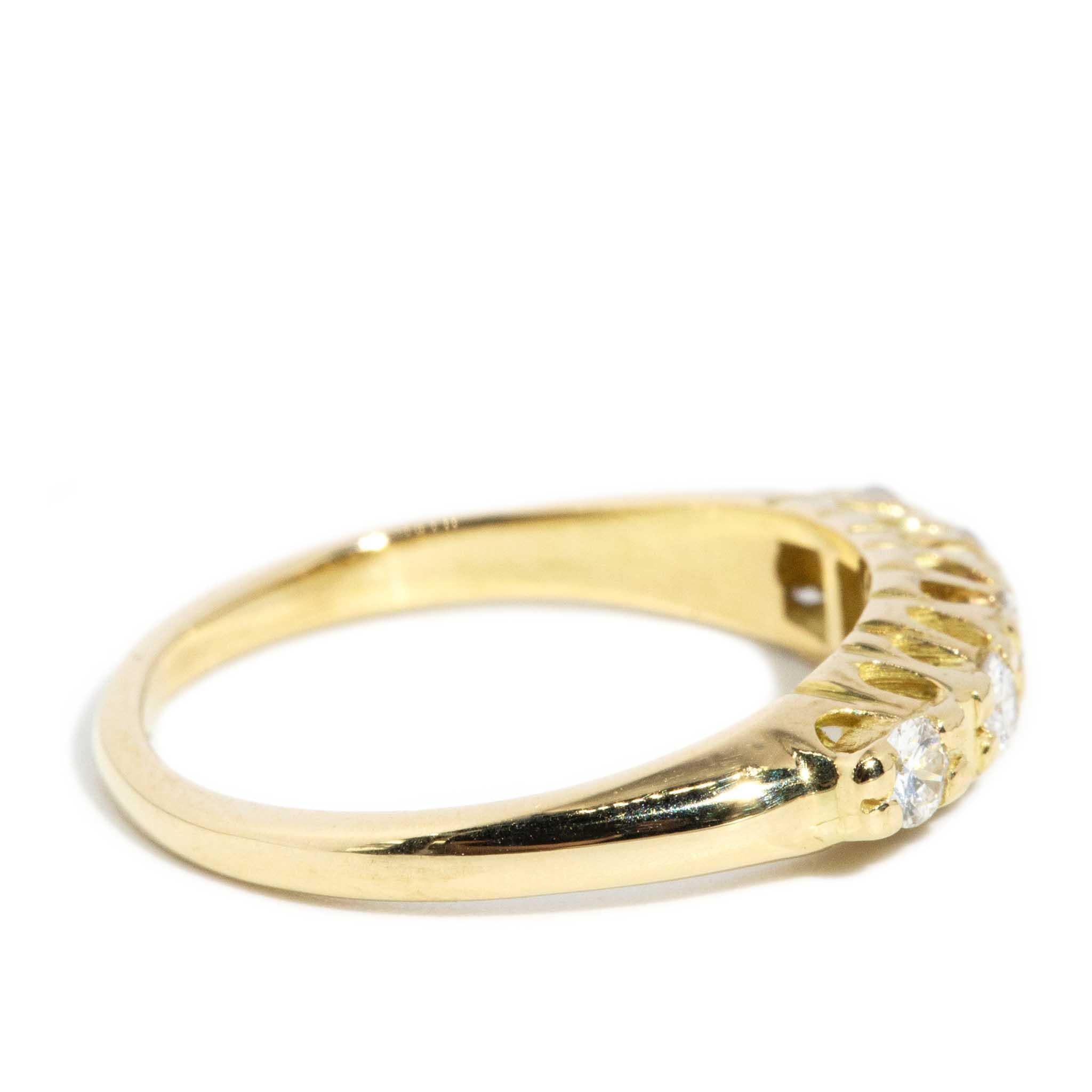 Contemporary Diamond London Bridge Ring 18 Carat Yellow Gold For Sale 1
