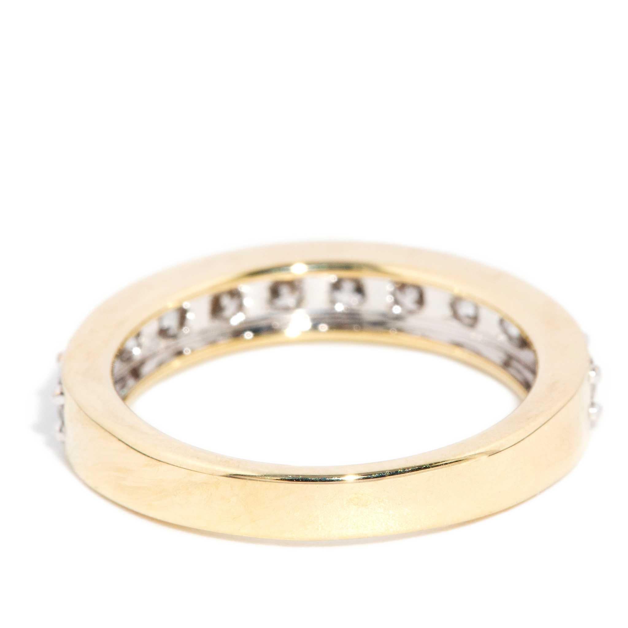 Zeitgenössischer Diamant-Dauerring mit Maserung 9 Karat Gelbgold im Angebot 3