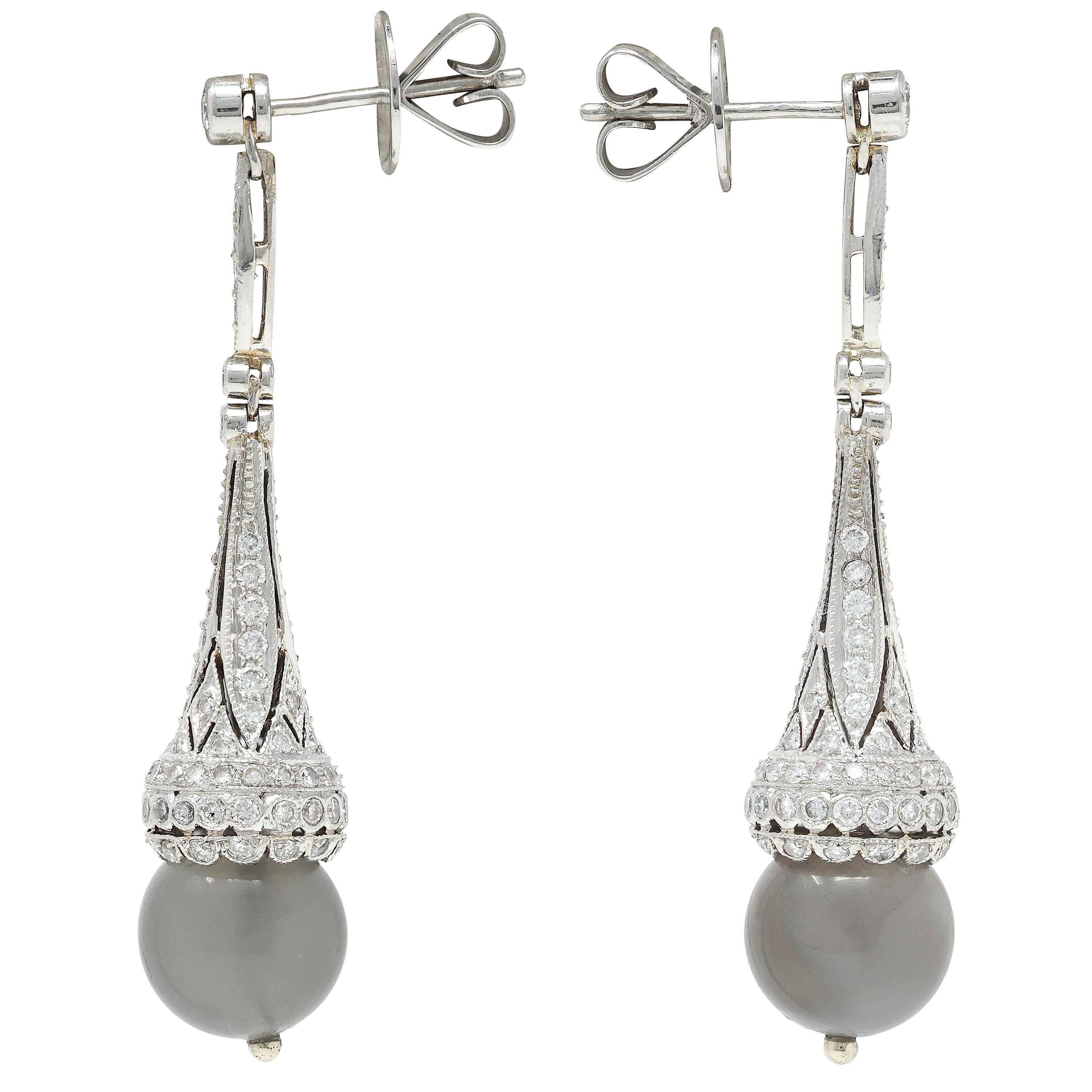 Art déco Pendants d'oreilles contemporains en platine avec diamant et pierre de lune en vente
