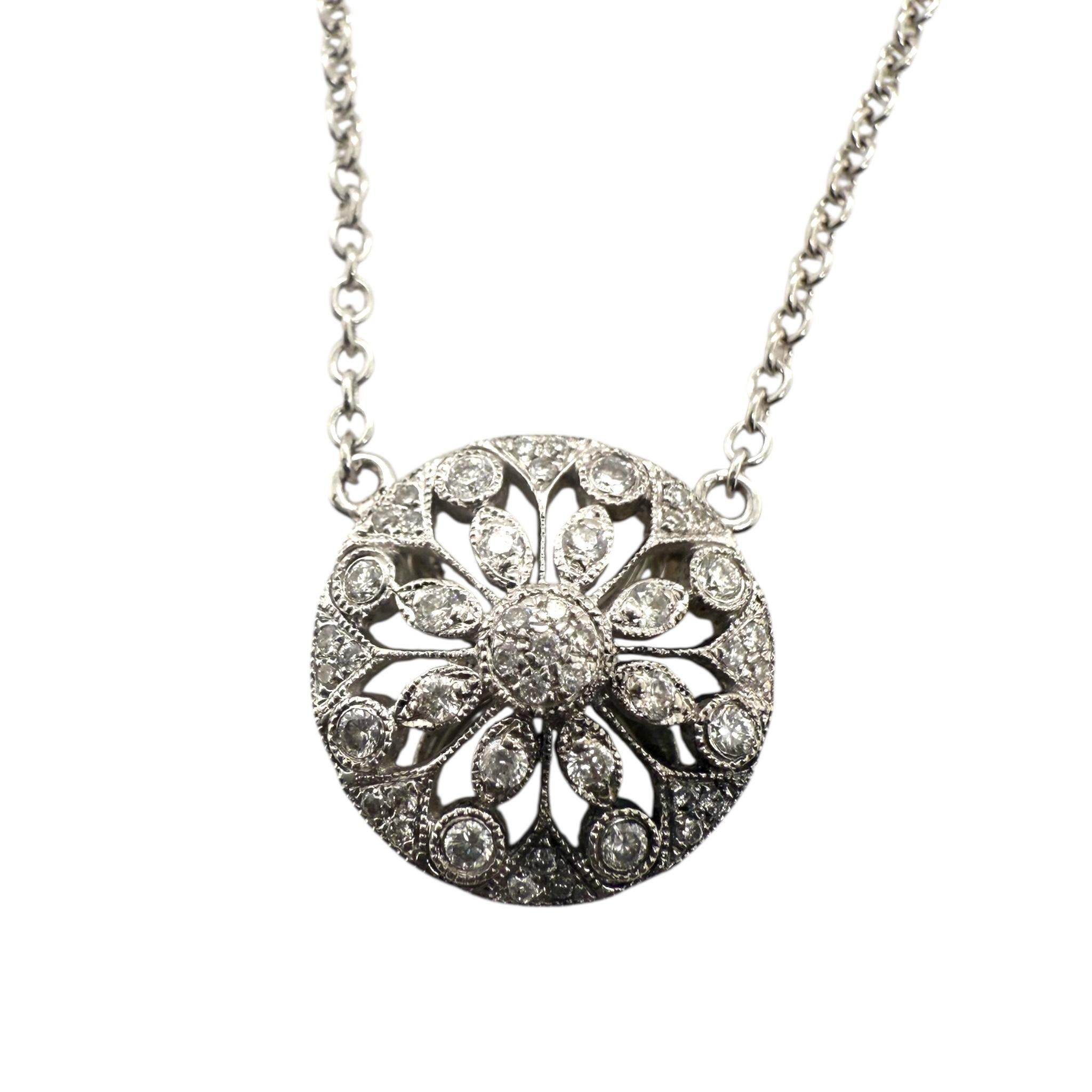 Collana di diamanti Contemporary in oro bianco 14 carati in vendita 1