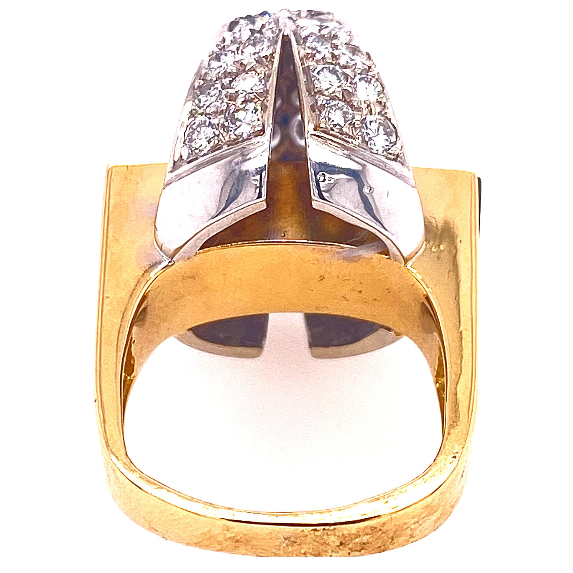 Contemporary Diamond Onyx 14 Karat Yellow Gold Ring In Excellent Condition In Boca Raton, FL