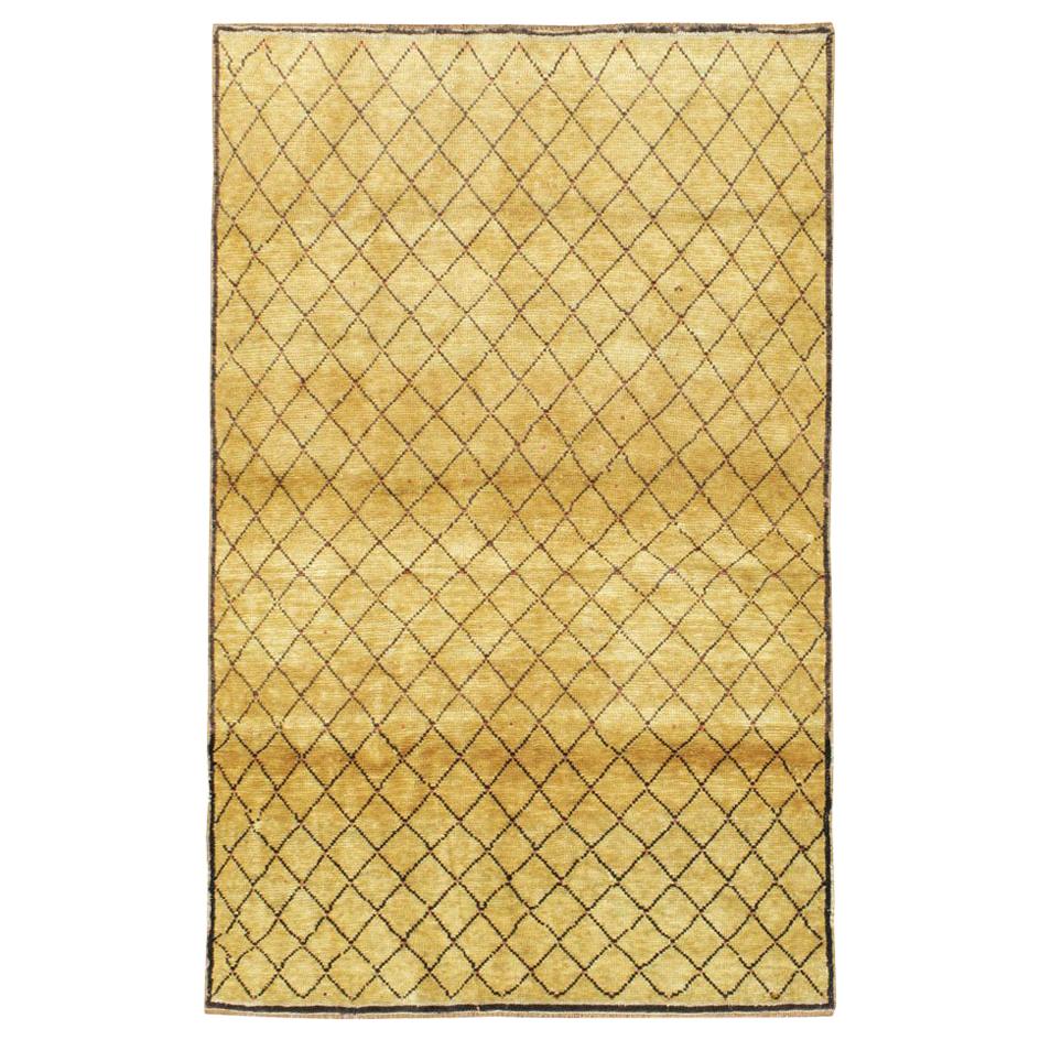 Contemporary Diamond Pattern Turkish Rug in Gold Mustard and Black