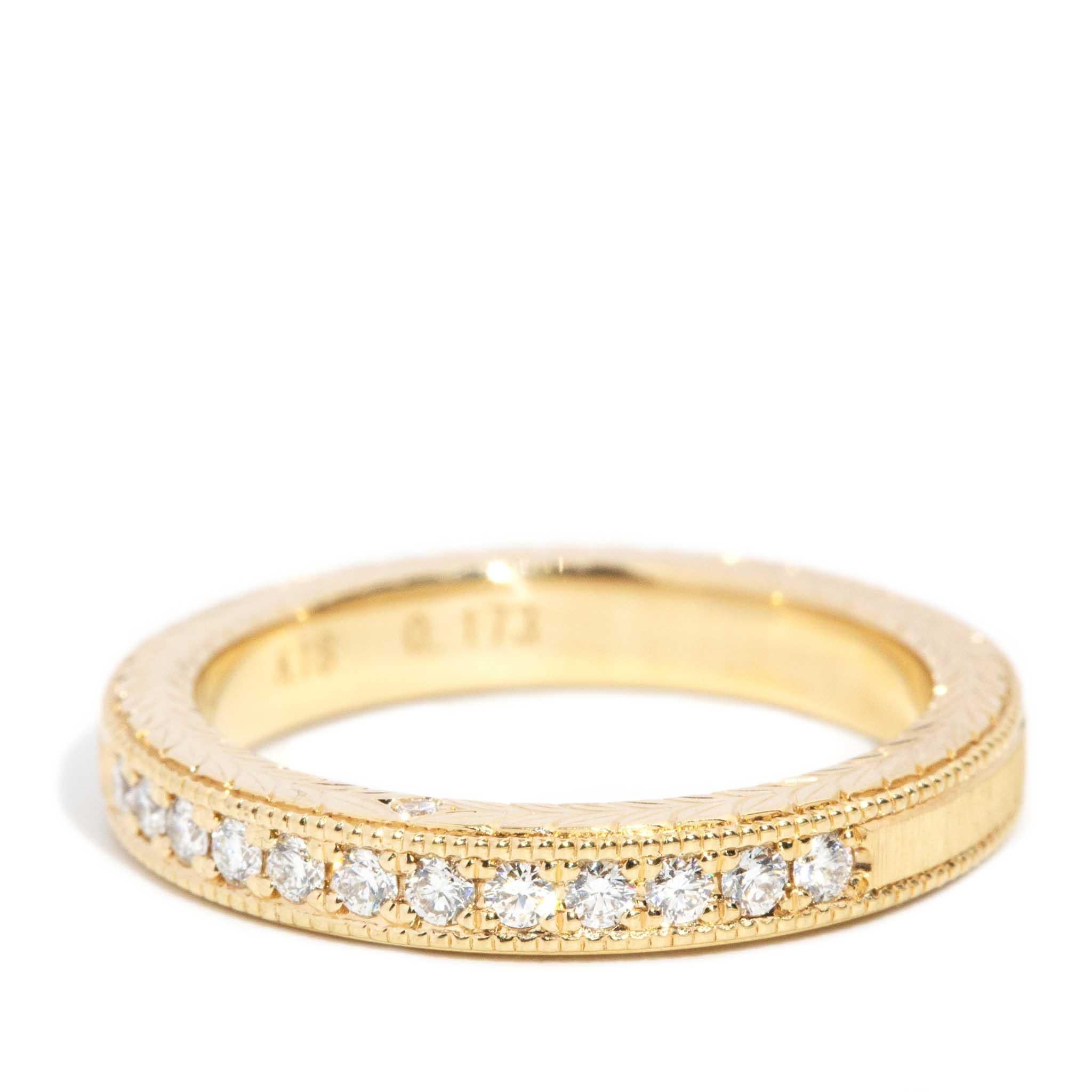 Contemporary Diamond Patterned Engraved Milgrained Band Or jaune 18 carats Bon état - En vente à Hamilton, AU