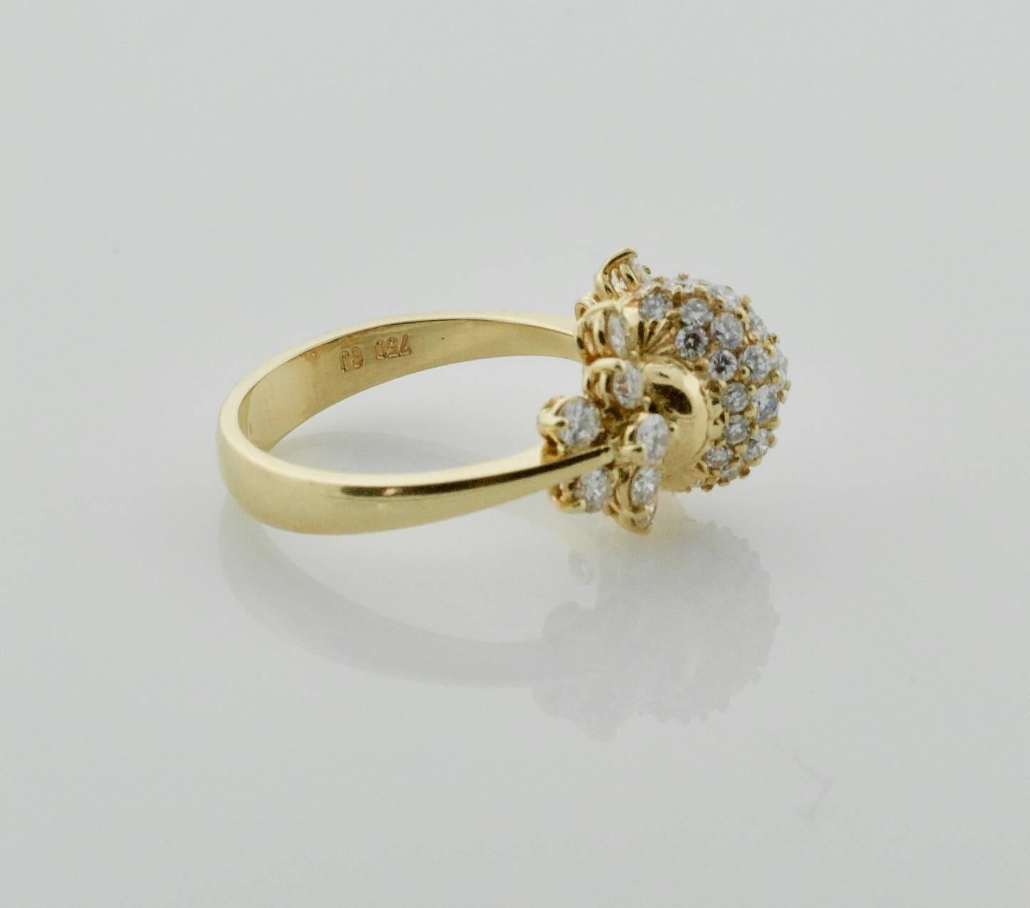 Round Cut Contemporary Diamond Ring in 18 Karat Yellow Gold