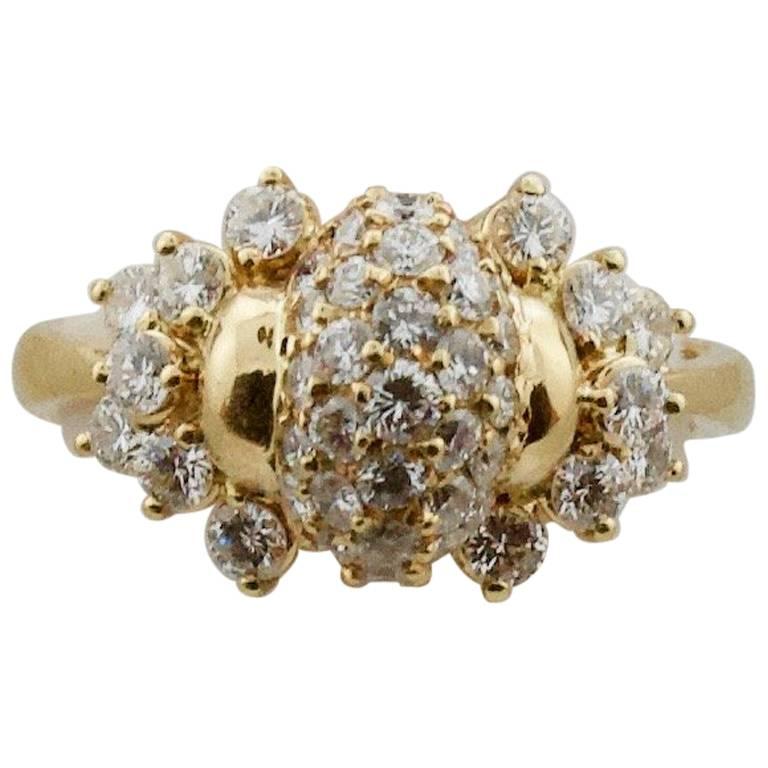 Contemporary Diamond Ring in 18 Karat Yellow Gold