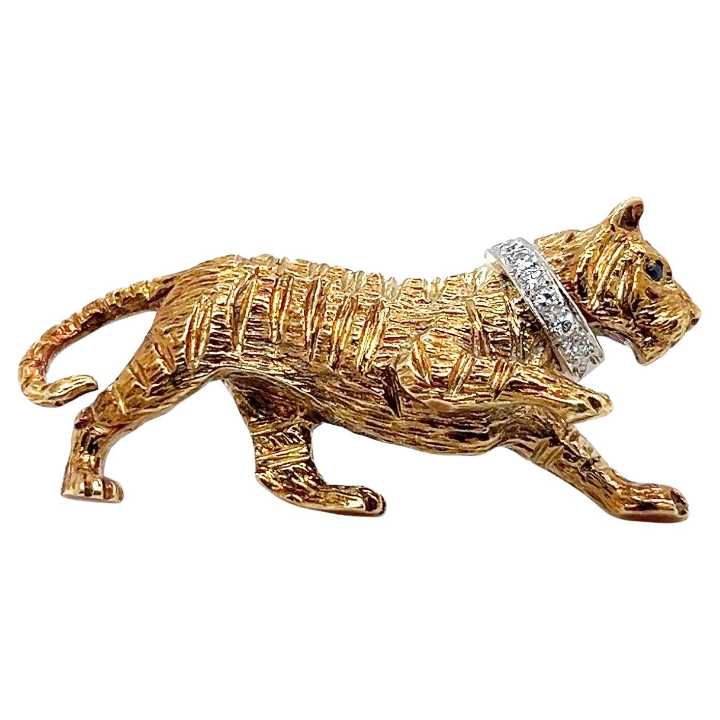 Spilla a tigre contemporanea con diamante e zaffiro in oro giallo e bianco 14 ct. in vendita