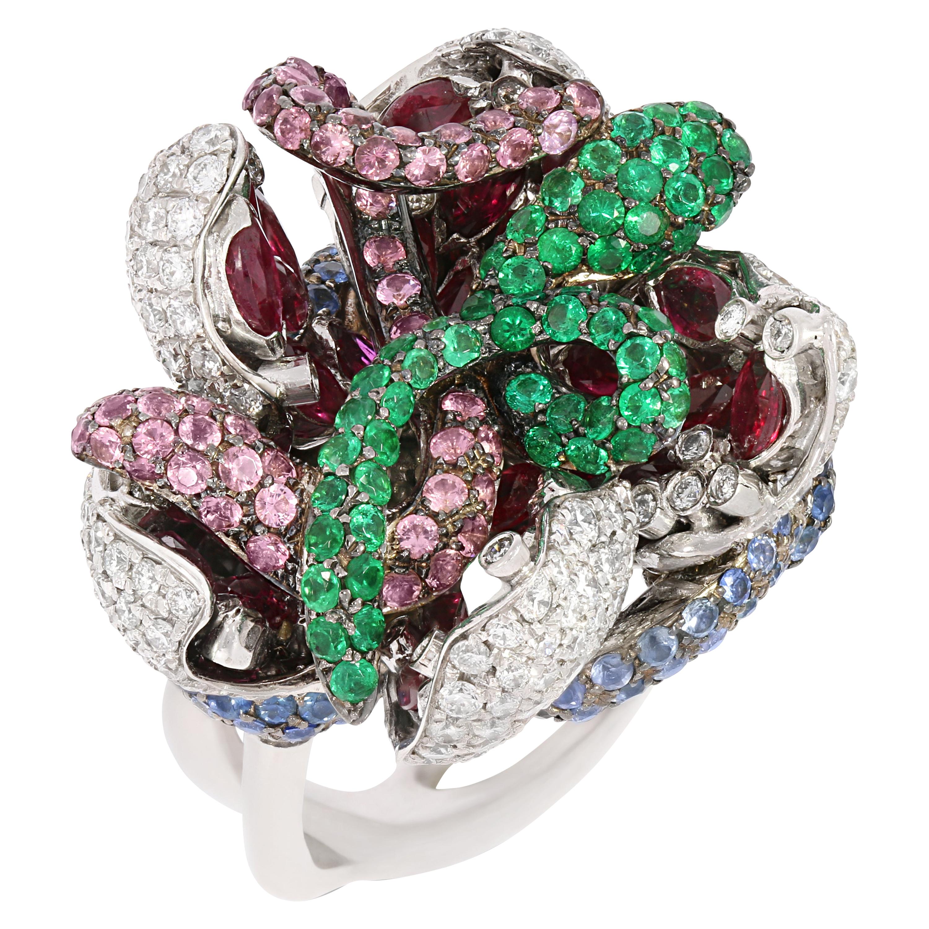 Rosior Einzigartiger Ring aus Weißgold mit Diamanten, Saphiren, Turmalin und Smaragden im Angebot