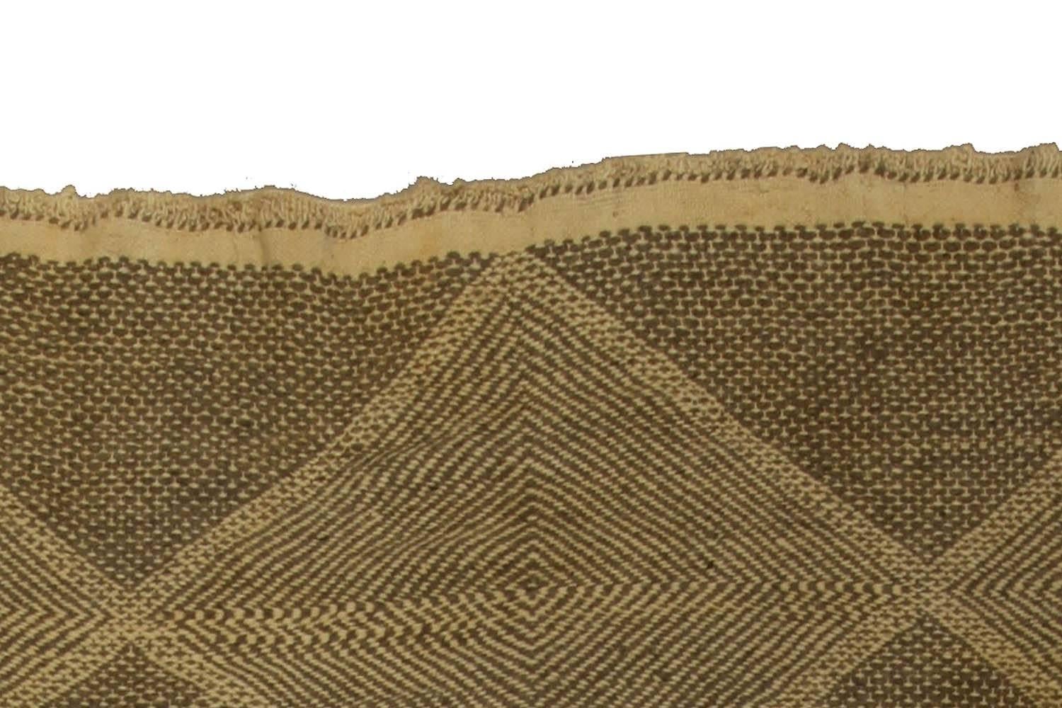 Zeitgenössischer Flachgewebe-Teppich in Diamantform in Braun und Beige von Doris Leslie Blau (Handgewebt) im Angebot