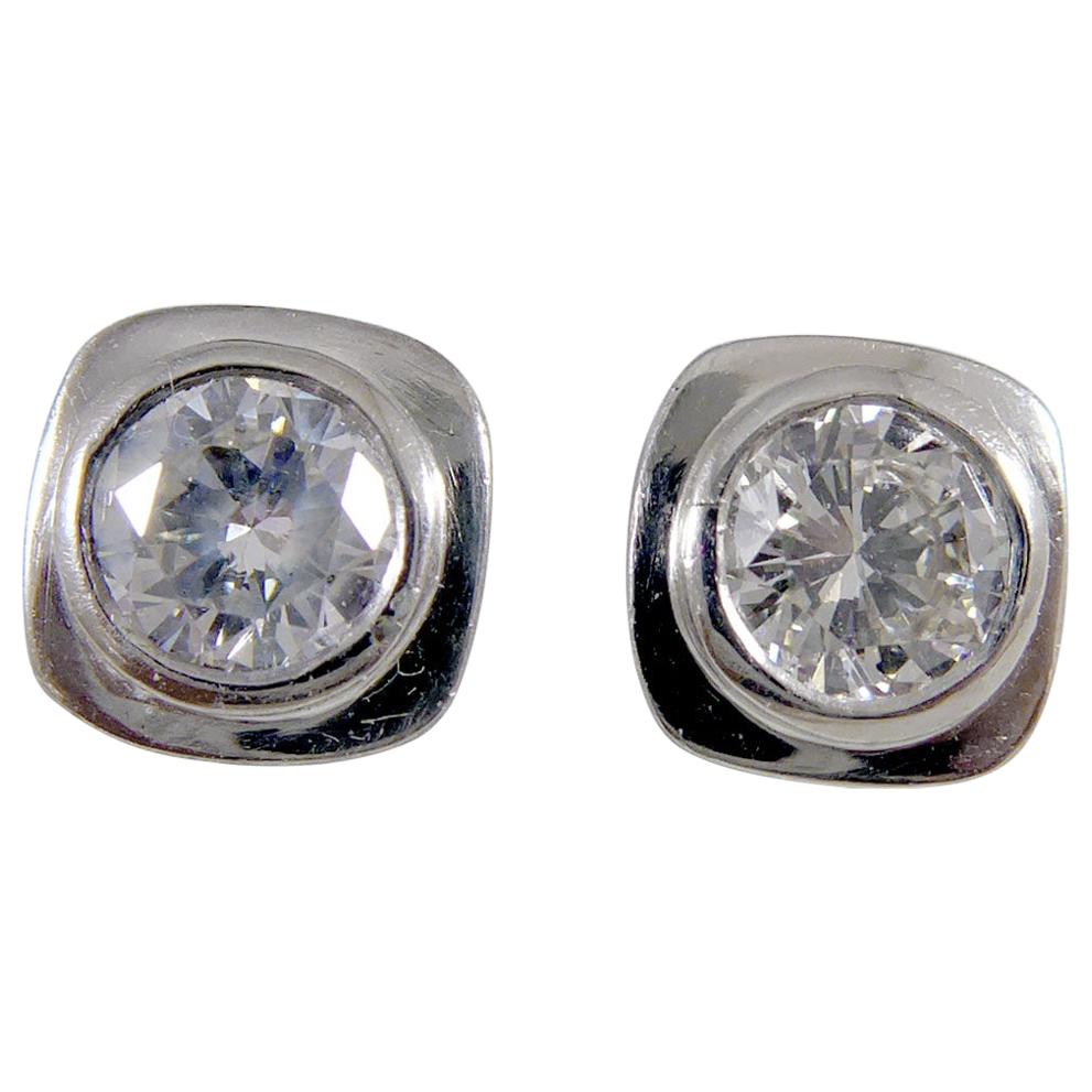 Contemporary Diamond Stud Earrings, 0.85 Carat, Platinum