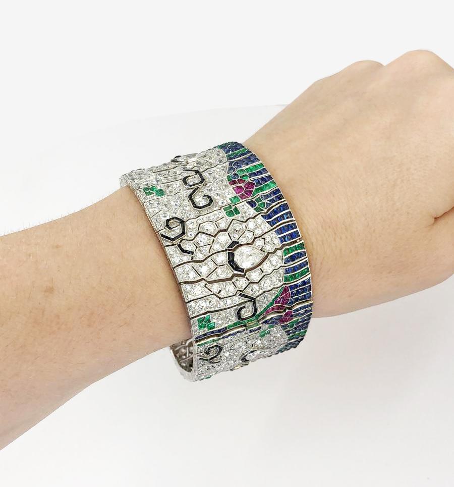 Zeitgenössisches geblümtes Diamant-Platin-Armband im Zustand „Gut“ in New York, NY