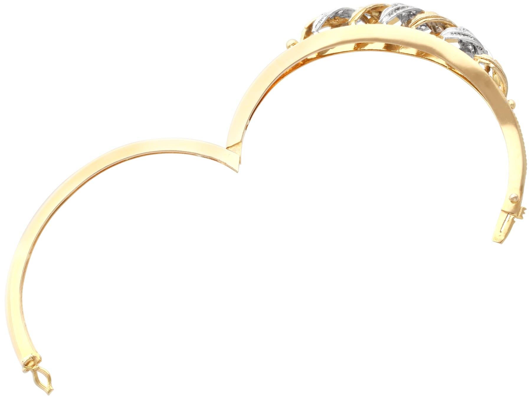 Contemporary Diamond Yellow Gold and White Gold Set Bangle In Excellent Condition For Sale In Jesmond, Newcastle Upon Tyne