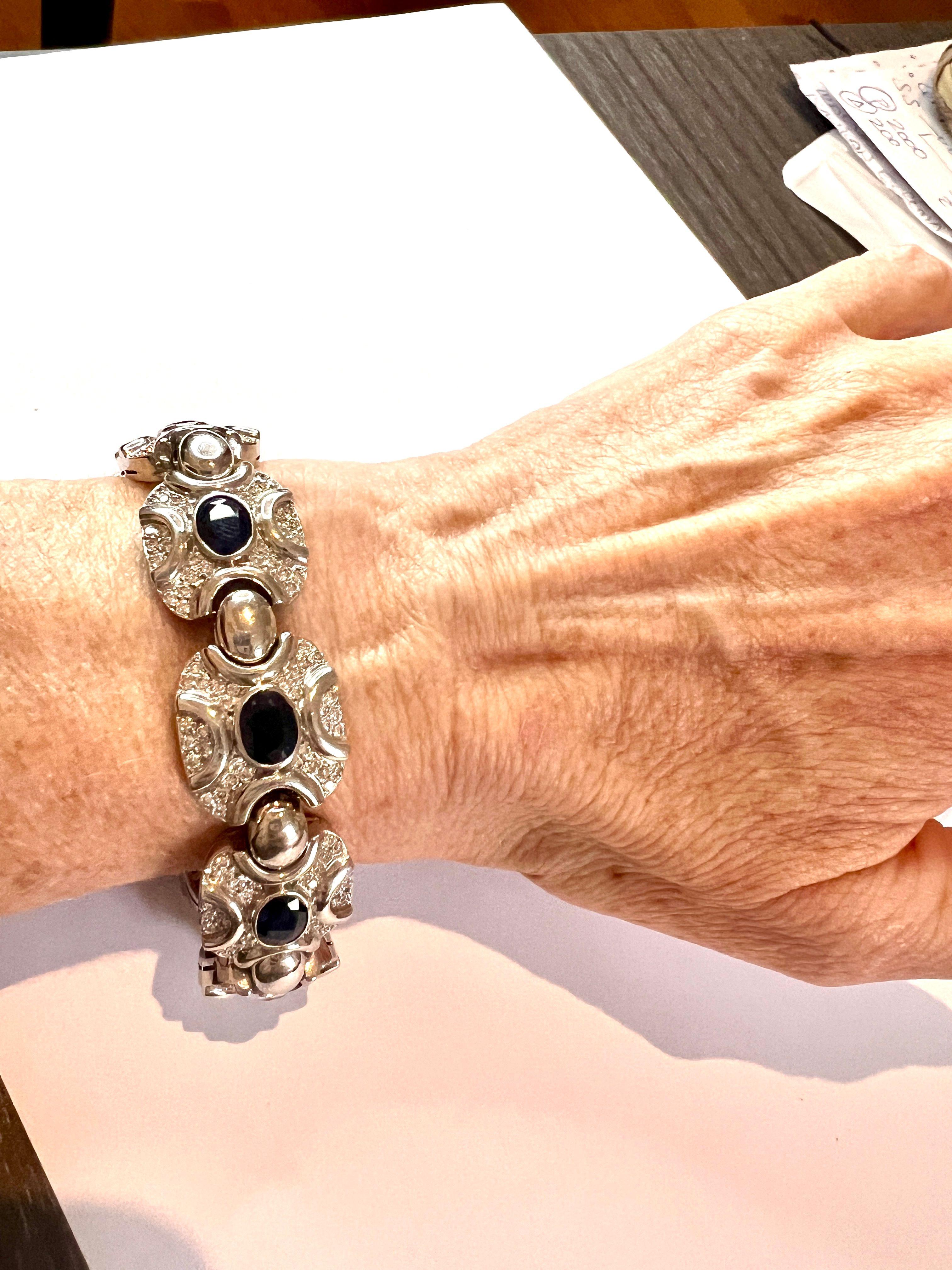 Contemporary Diamonds and Sapphires White Gold Bracelet  In Good Condition For Sale In MADRID, ES
