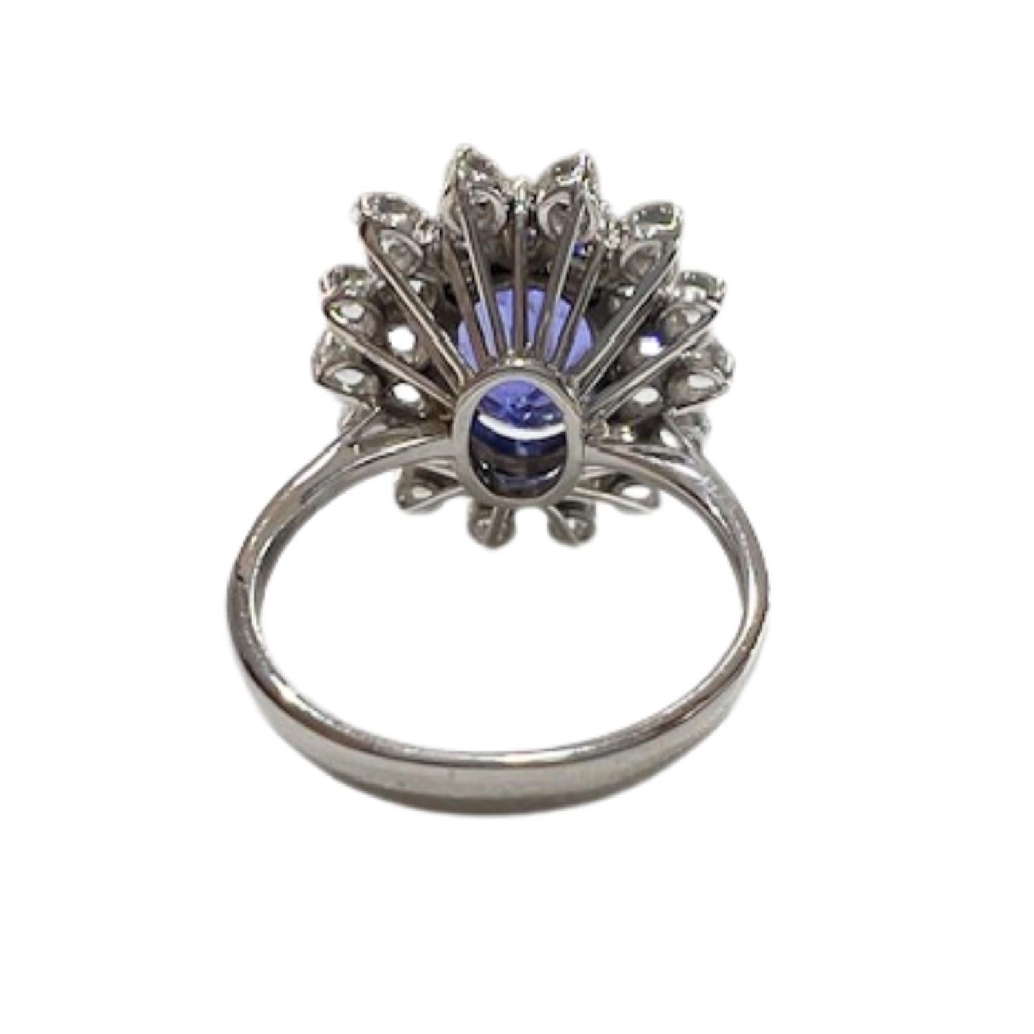 Women's Contemporary Diamonds and Tanzanite 18K Gold Ring For Sale