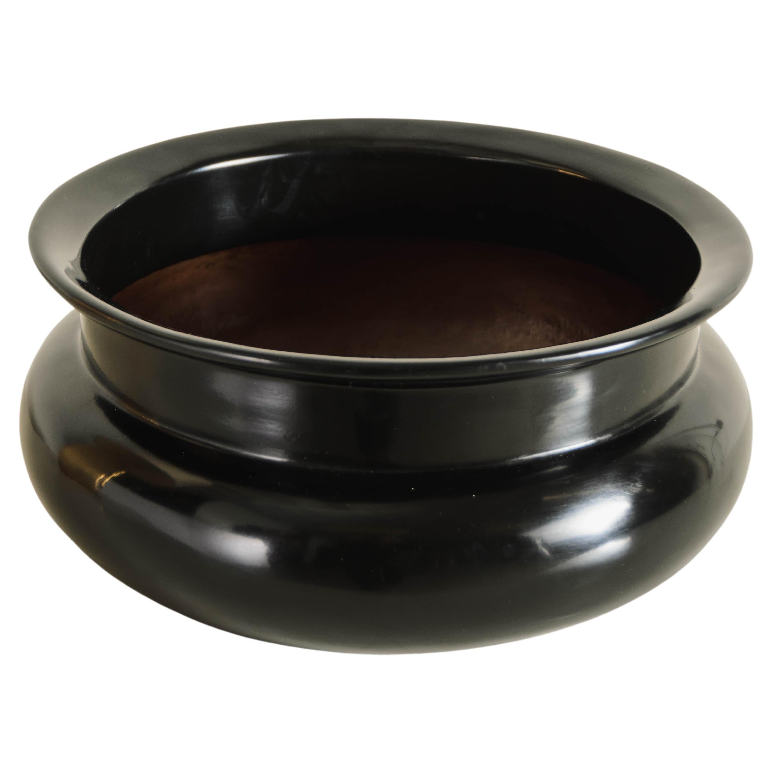 Contemporary Ding Pot in Black Lacquer by Robert Kuo, Limited Edition