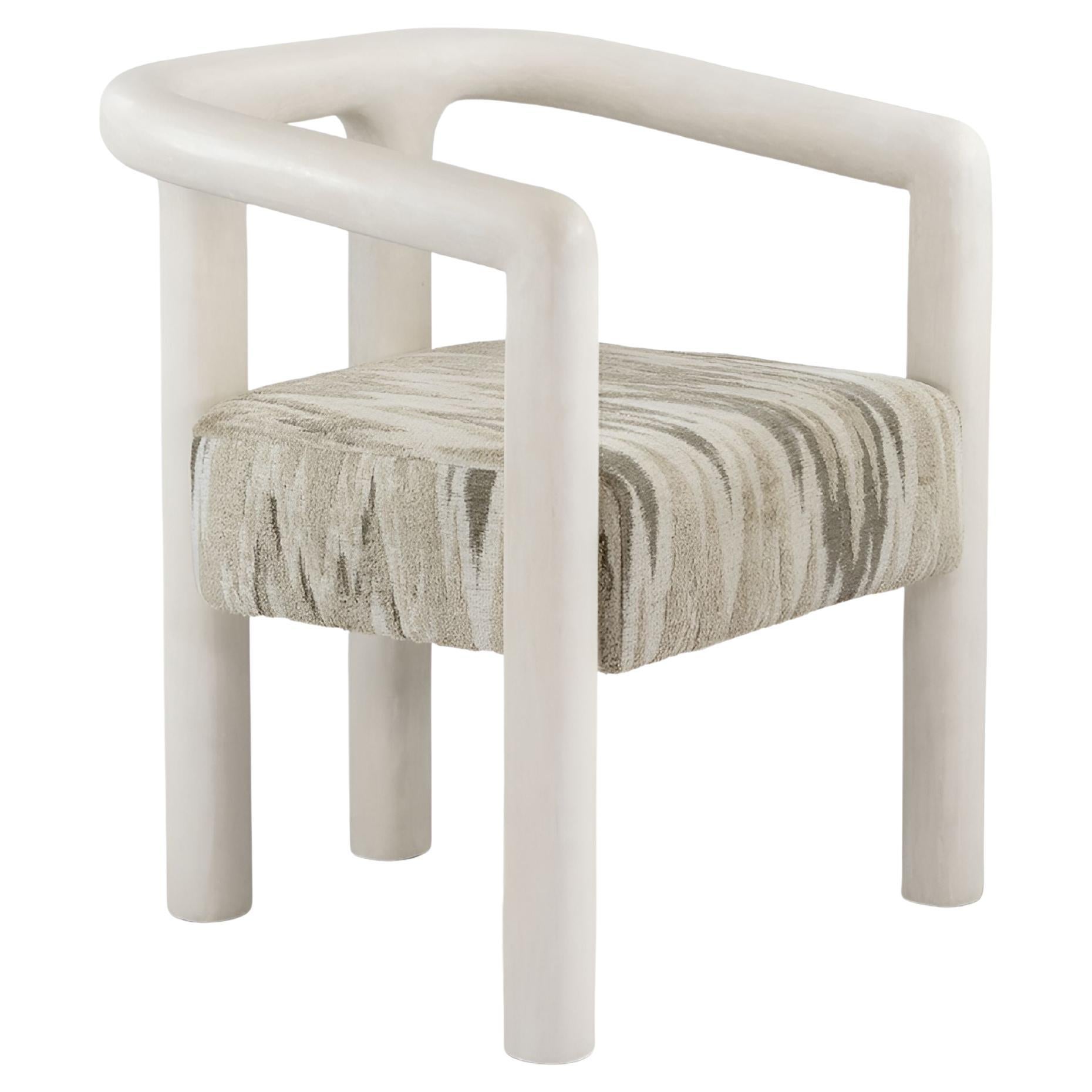 Zeitgenössischer Esszimmer-Sessel mit Gipsstruktur und gepolstertem Sitz im Angebot