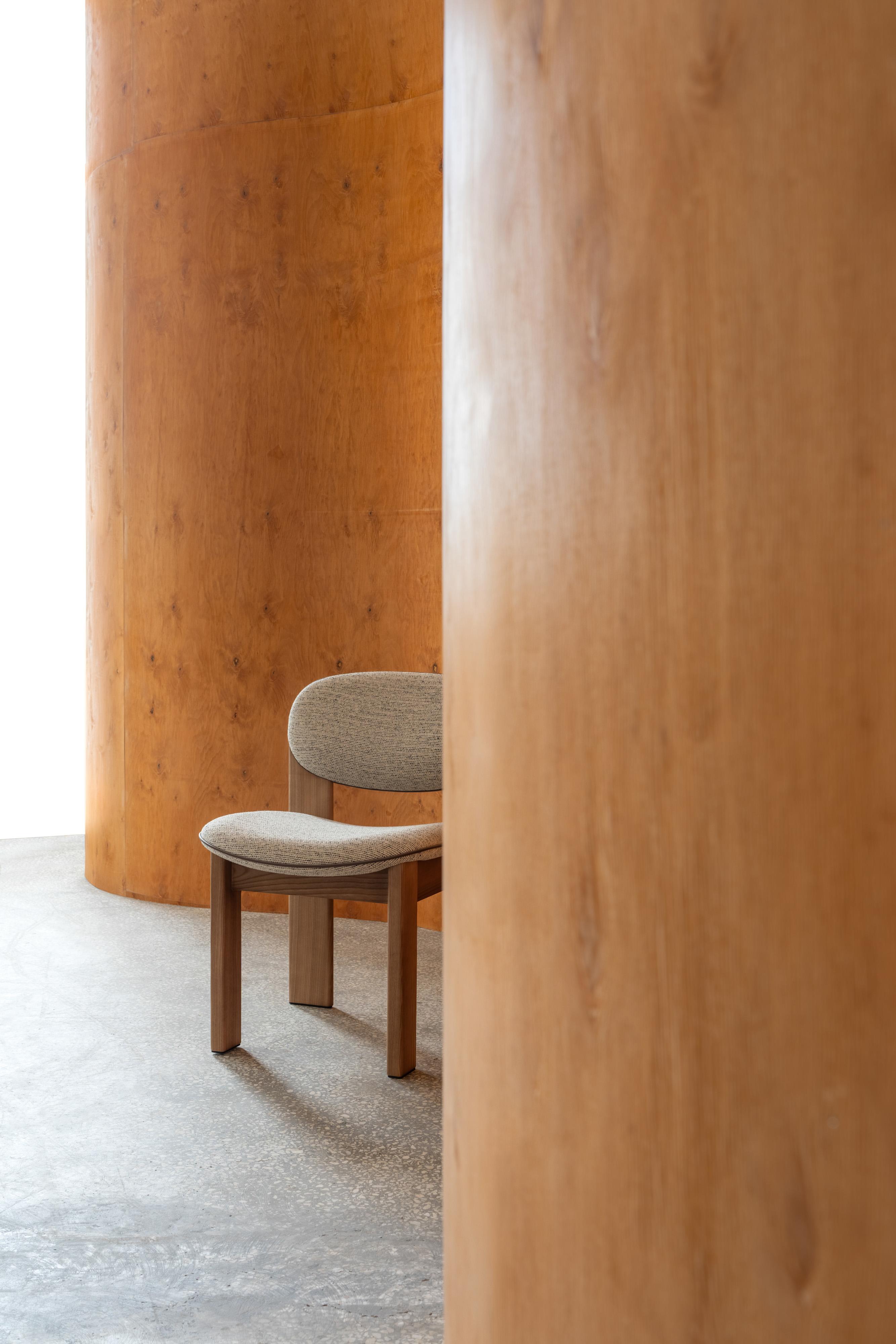Contemporary Dining Chair 'Archipen' by Noom, Kvadrat Savanna For Sale 5