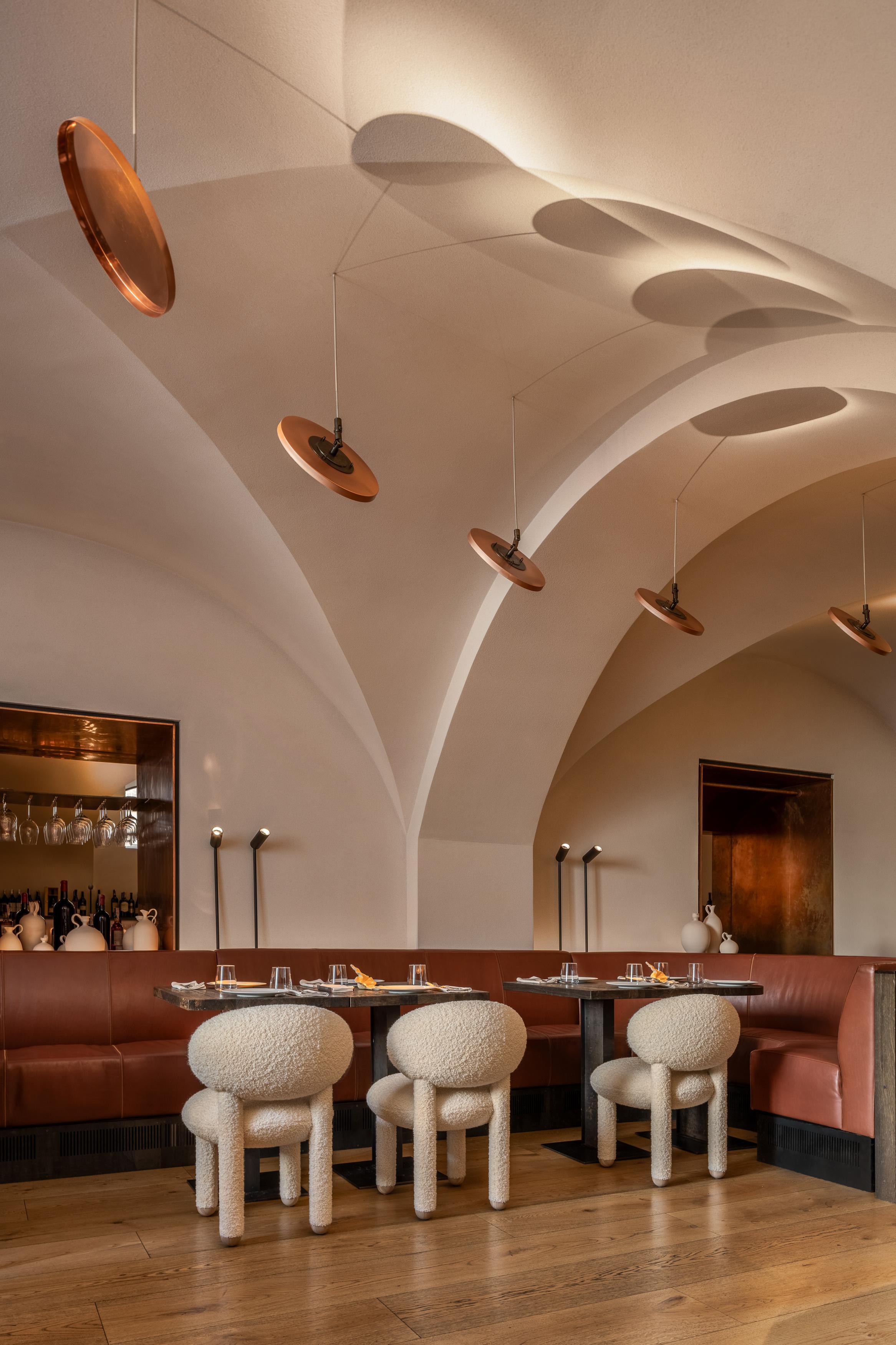 Sedia da pranzo contemporanea 'Flock CS1' di NOOM, lana di lino, gamba colorata marrone in vendita 5