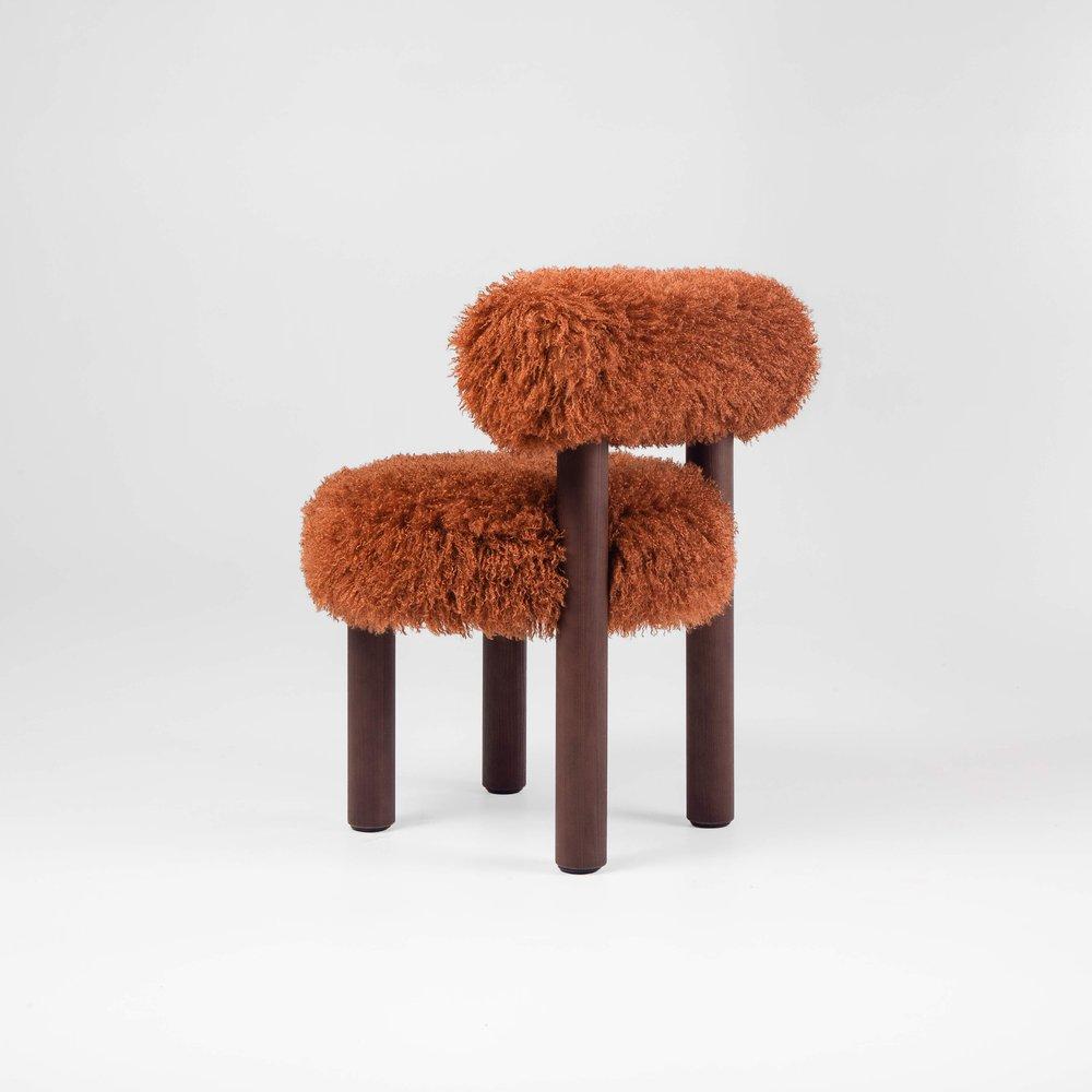 Chair Gropius CS2 Fluffy Edition

Designer: Kateryna Sokolova, 2024
Materials: wood, plywood, foam rubber, injection-molded soft foam, fabric
Fabric: Orange - Azur Faux Fur

Dimensions:
Height: 74 cm / 29,13 in
Width: 57 cm / 22,44 in
Depth: 57 cm /