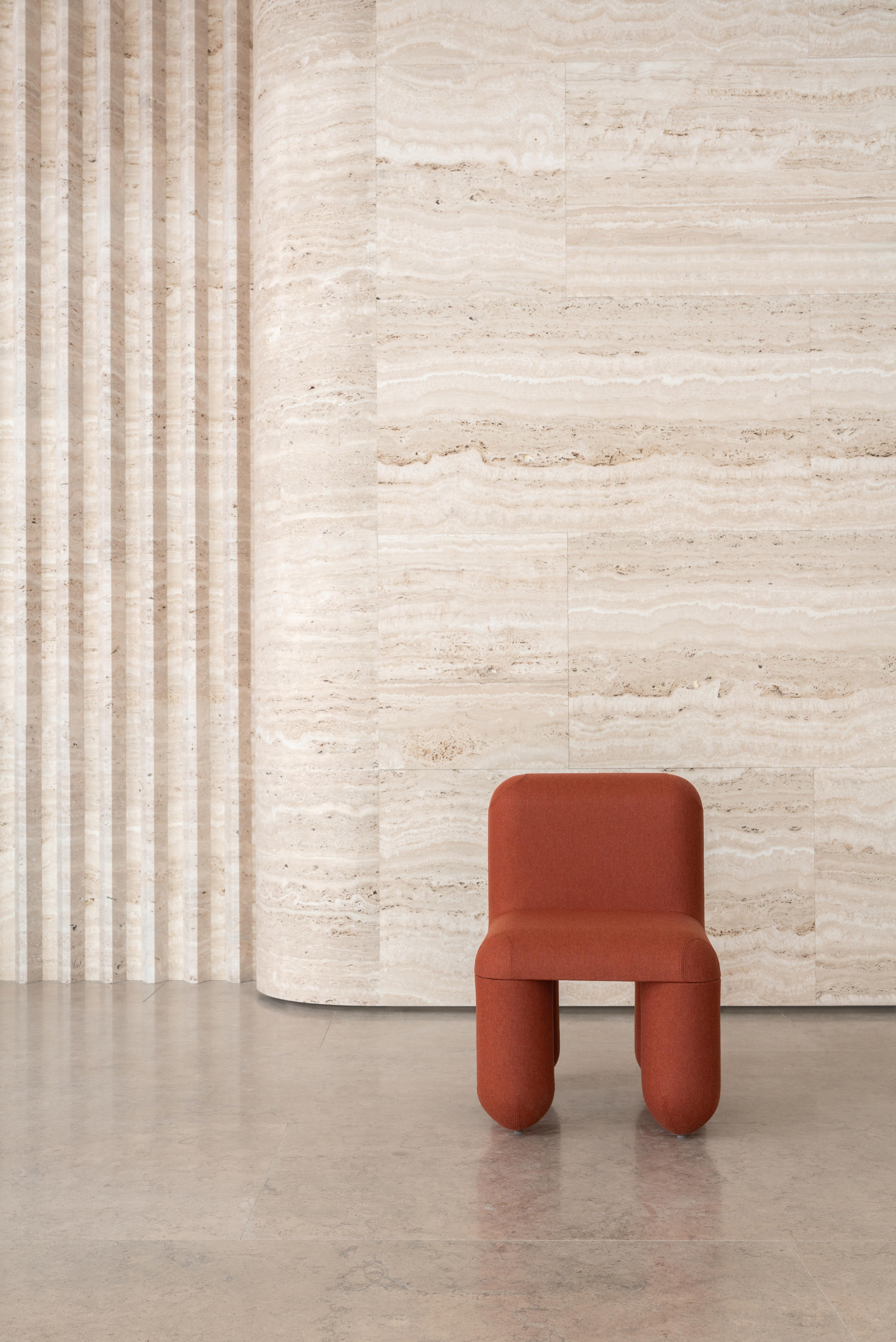 Organico moderno Sedia da pranzo contemporanea 'Hello' di Denis Sokolov x NOOM, arancione in vendita
