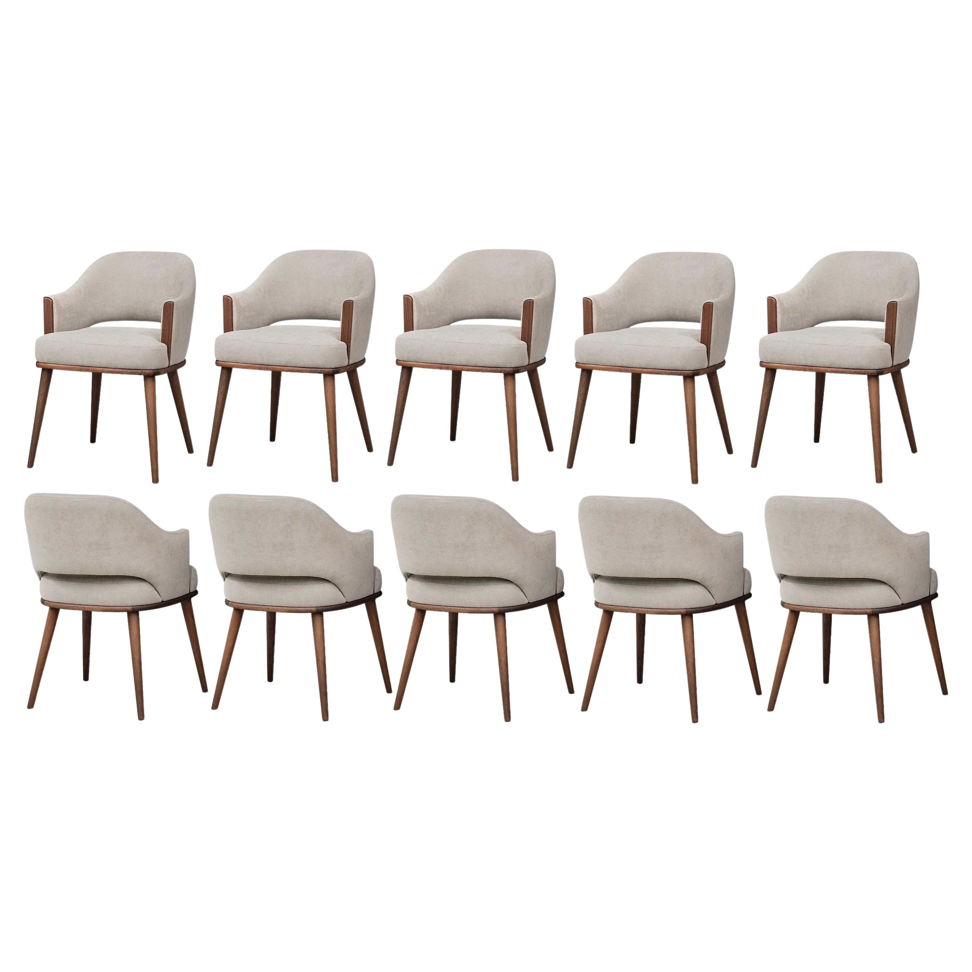 Contemporary Dining Chair Upholstered in Velvet For Sale 1