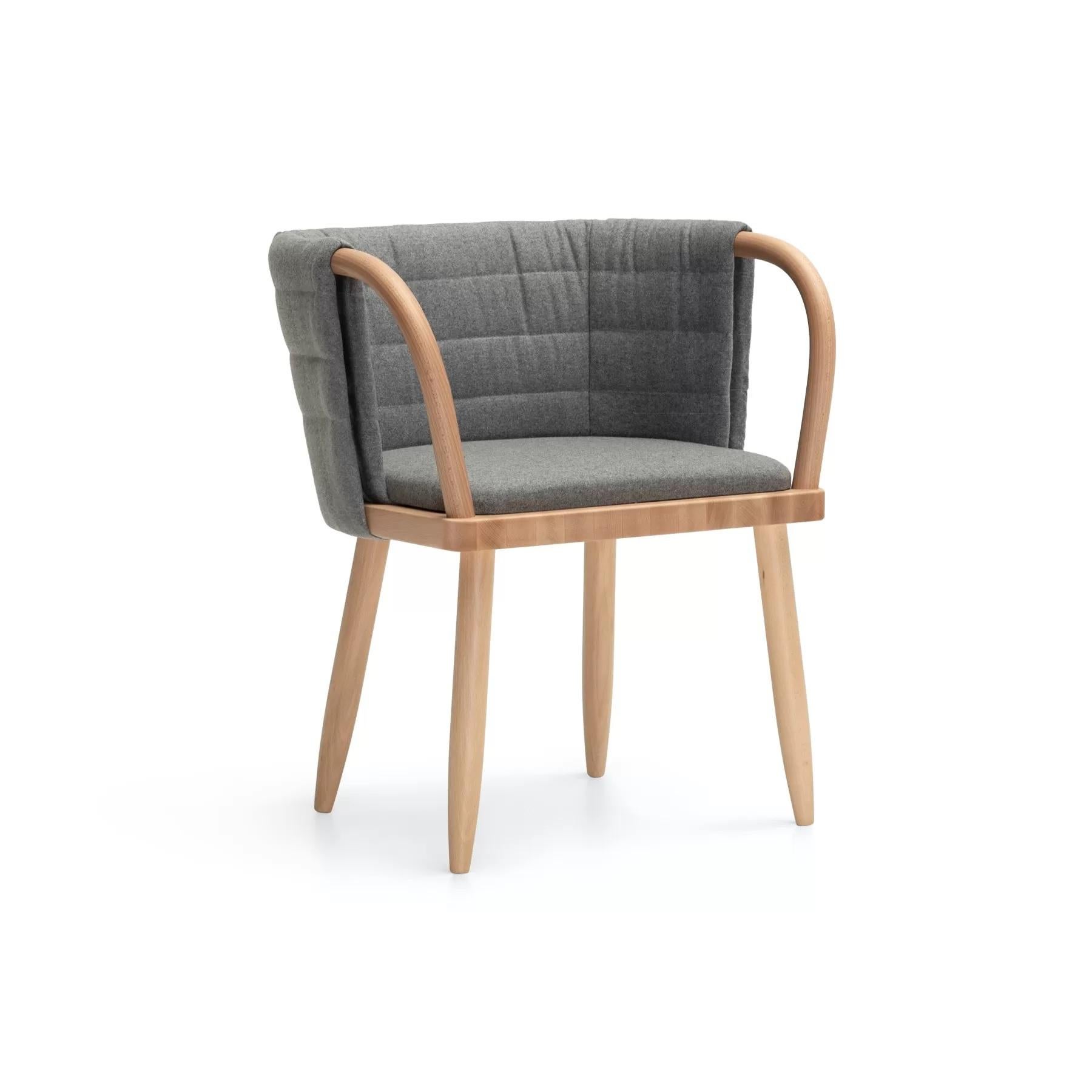 Structure and frame
Seat, legs and arms in solid wood. These are assembled on a steel chassis that shapes the backrest. Solid wood plank seat with high-density rubber surface ensures optimal sitting.
Backrest:
Steel tube structure assembled to