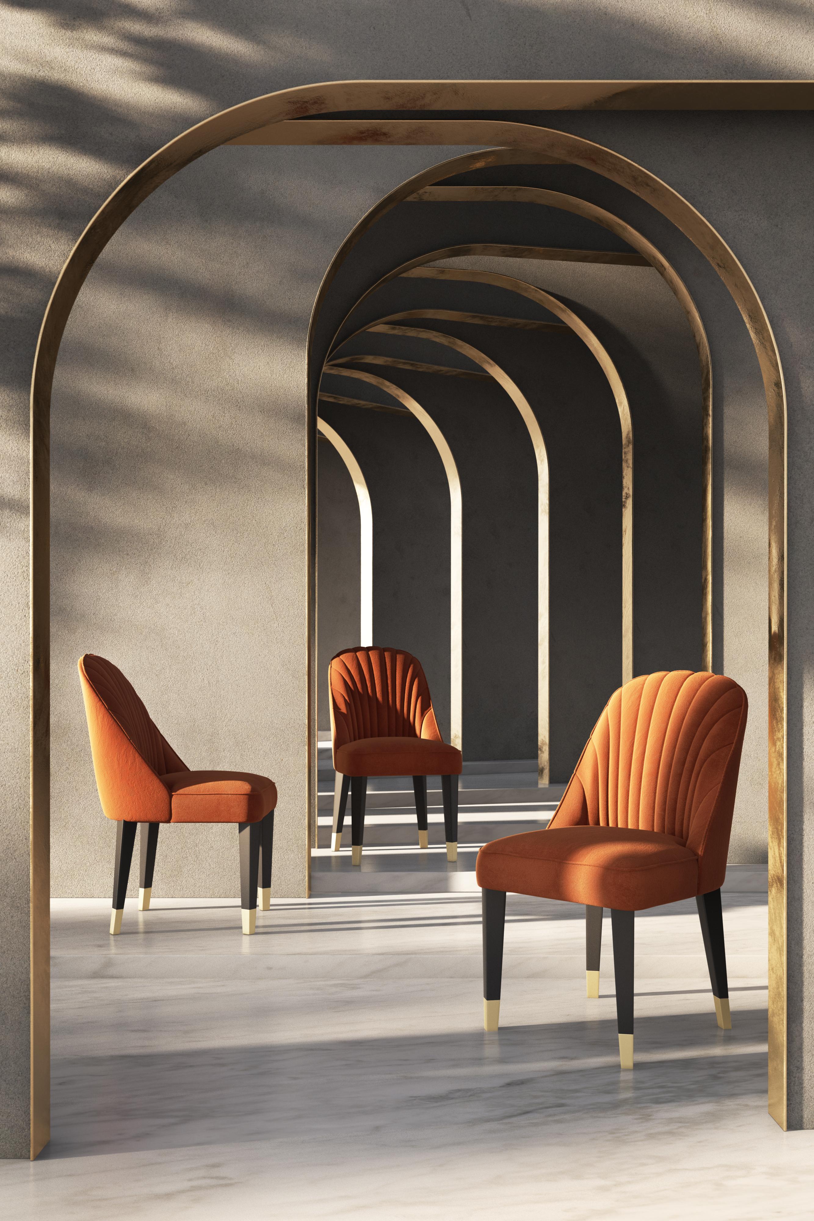 Chaises de salle à manger contemporaines proposées en velours caramel, lot de 8 Neuf - En vente à New York, NY