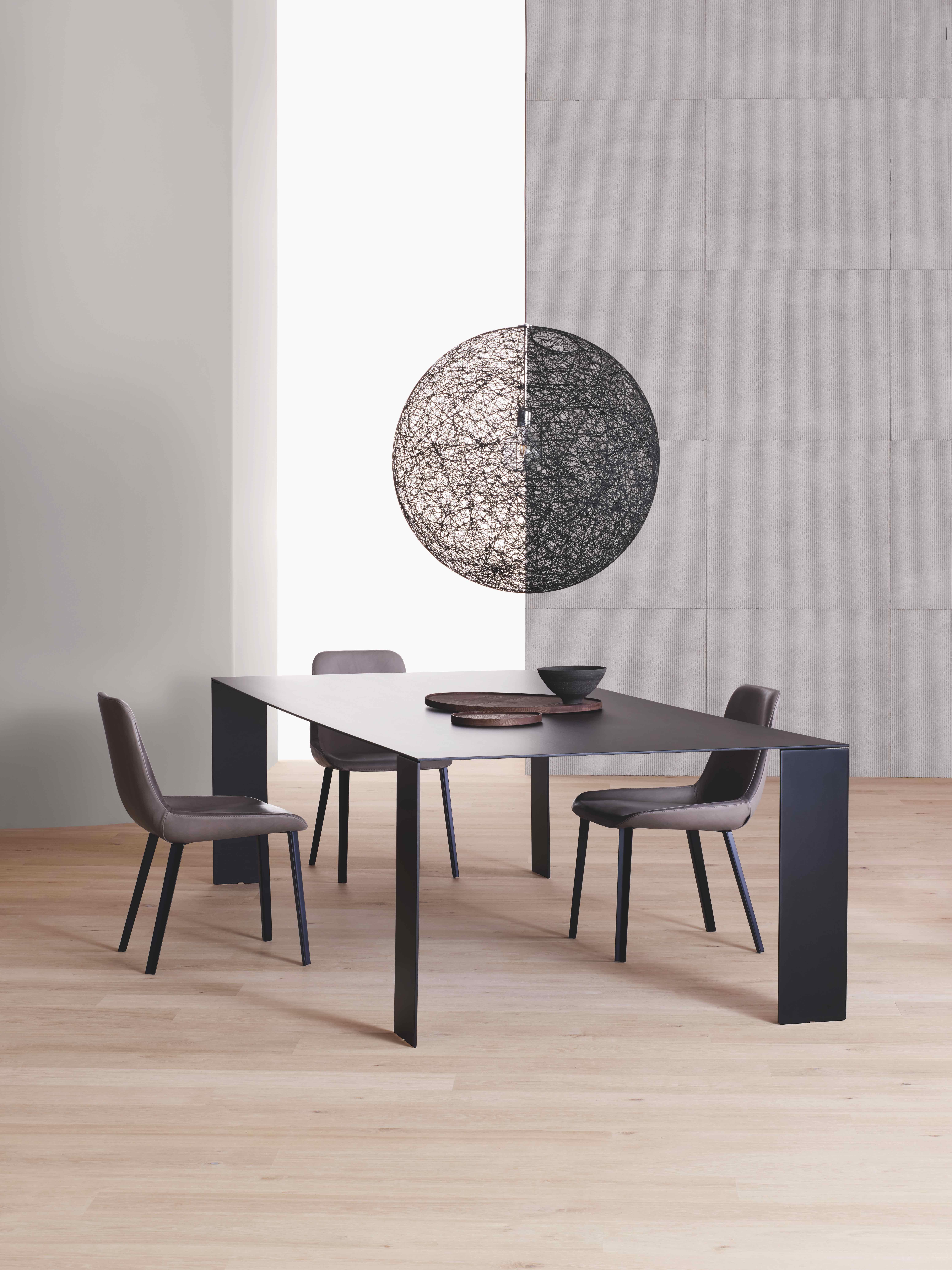 Organique Table de salle à manger contemporaine 'Exilis', Arabescato Marble en vente