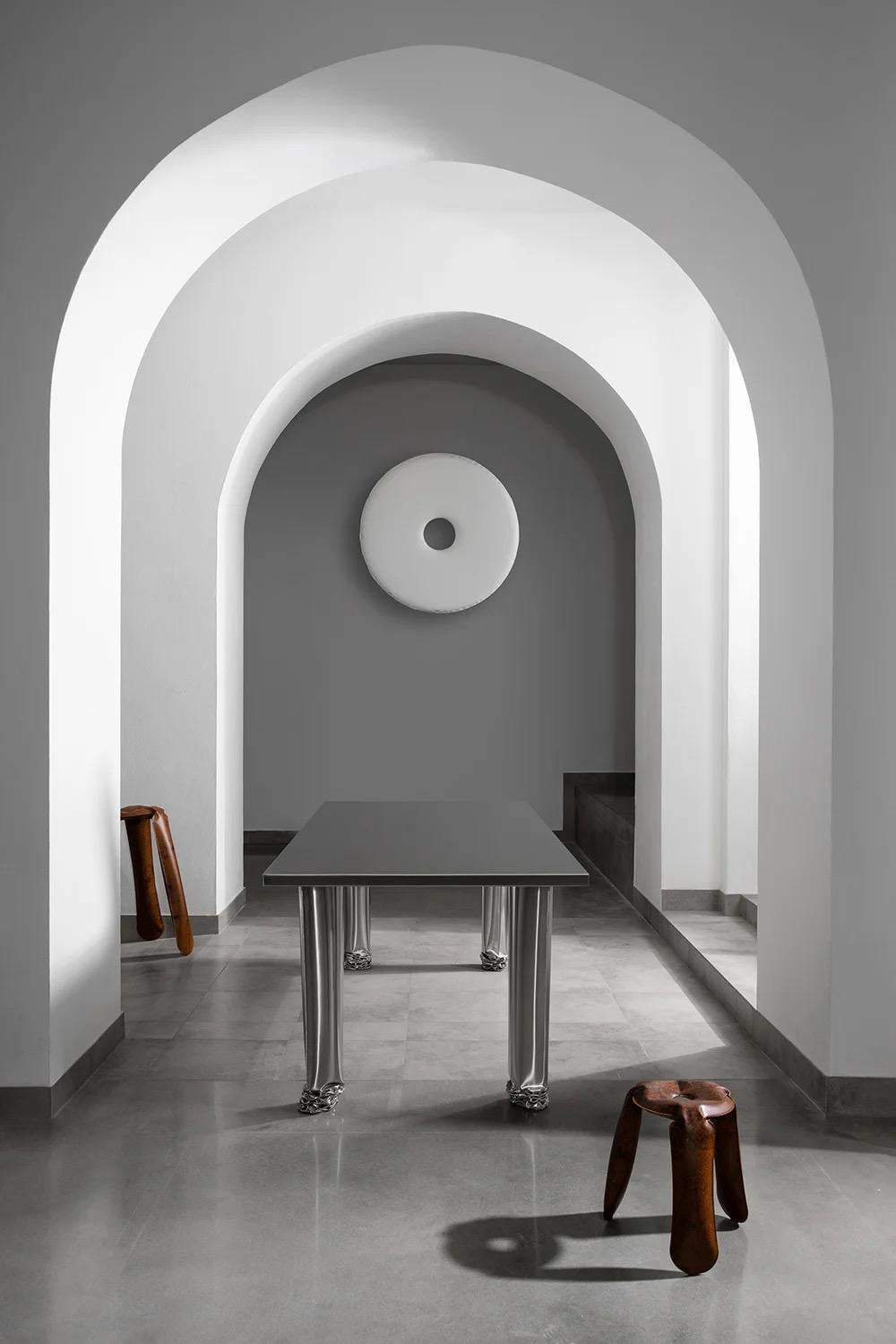 Table de salle à manger contemporaine 'Crash' par Zieta, acier inoxydable Neuf - En vente à Paris, IDF