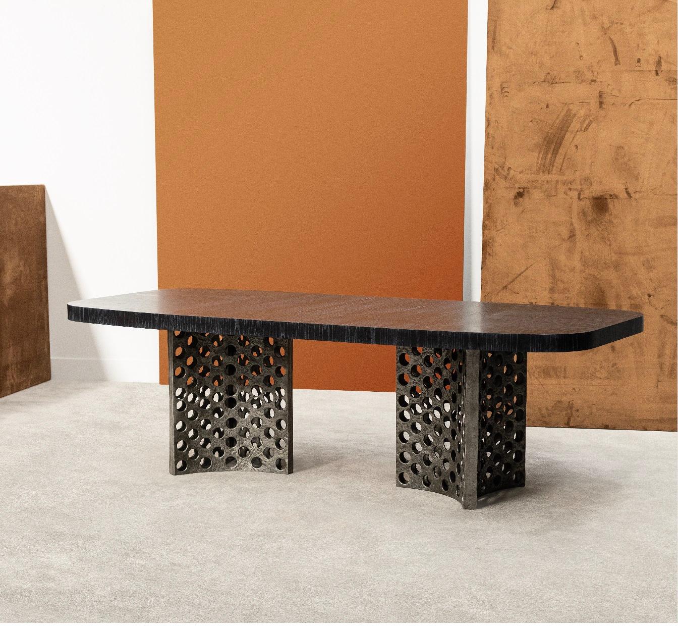 Table de salle à manger contemporaine avec base en aluminium moulé et surface en Wood Neuf - En vente à New York, NY