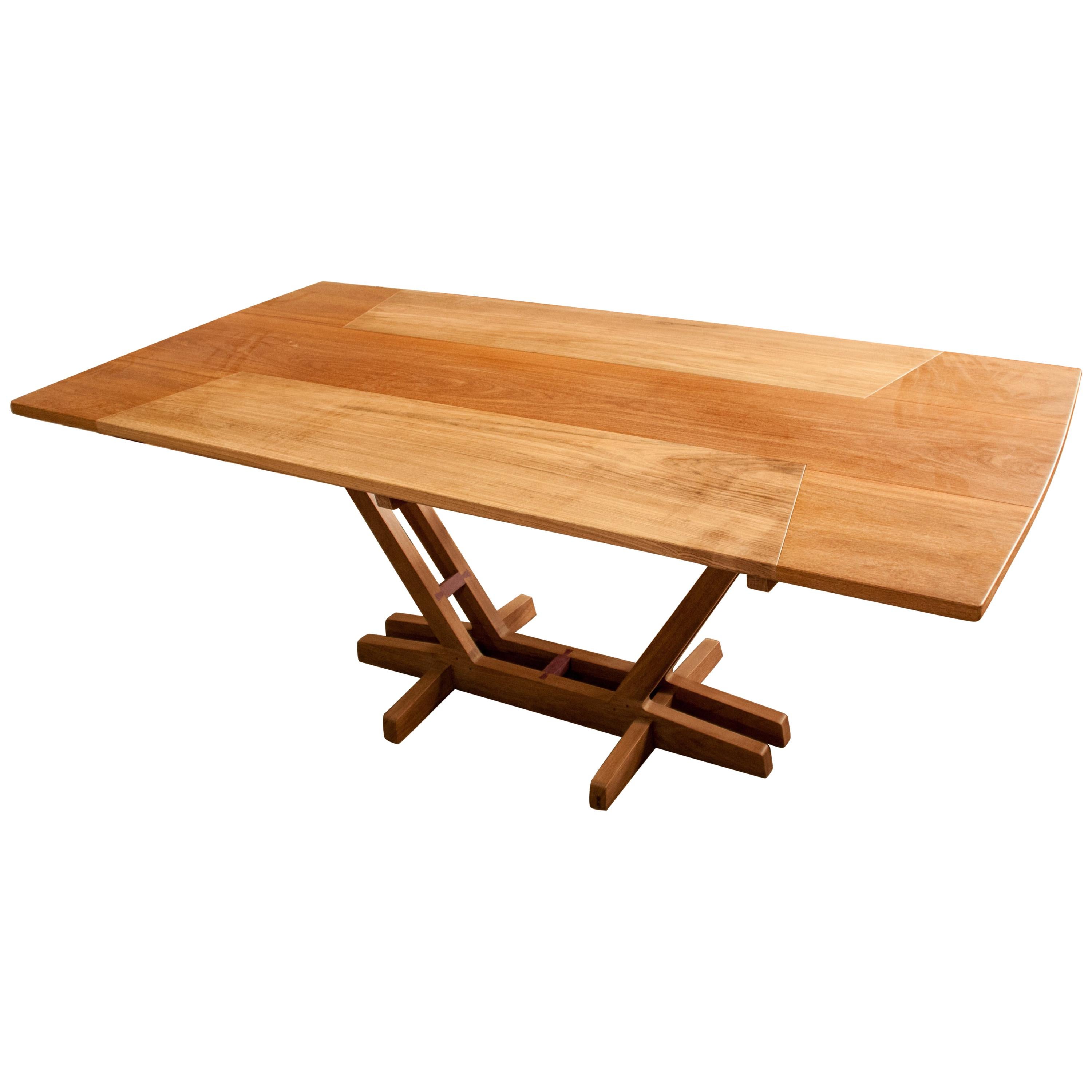 Table de salle à manger en bois dur brésilien en vente