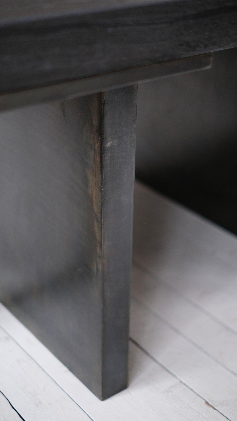 Modernes Schwarz  Esstisch aus japanischem Marmor und Stahl von Arno Declercq im Angebot 4