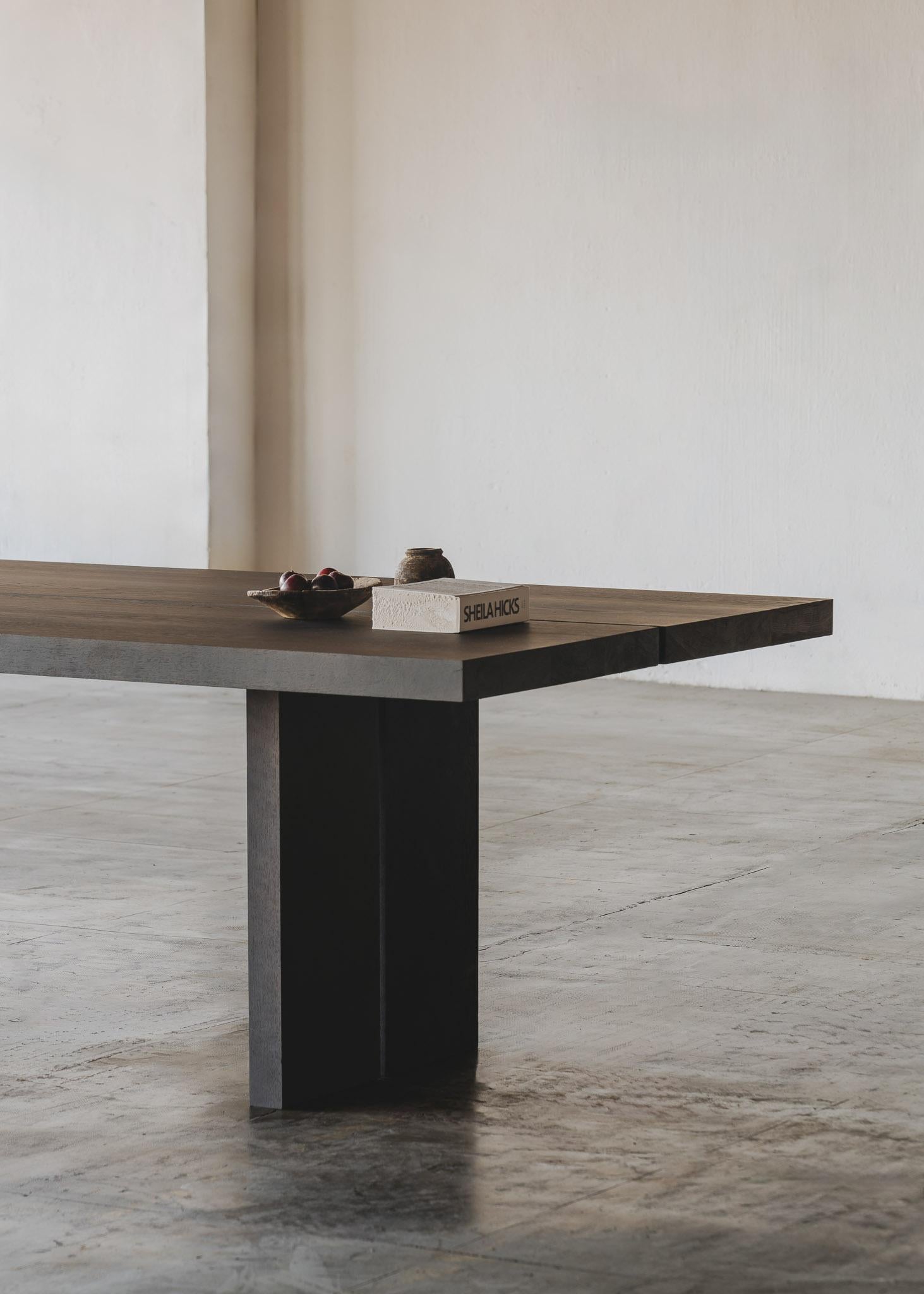 Tavolo da pranzo contemporaneo 'Murakami' di Obstacles, Rovere massiccio, Nature in vendita 1