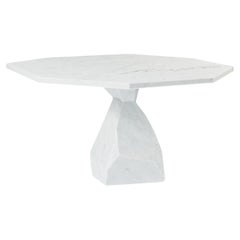 Mesa de comedor escultural de mármol