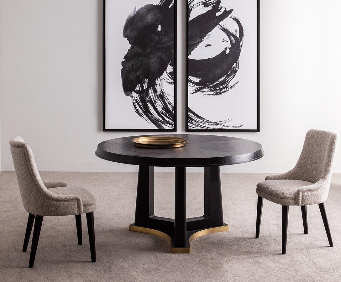 Contemporary Dining Table Offered in Oak & Brass Surround In New Condition For Sale In New York, NY