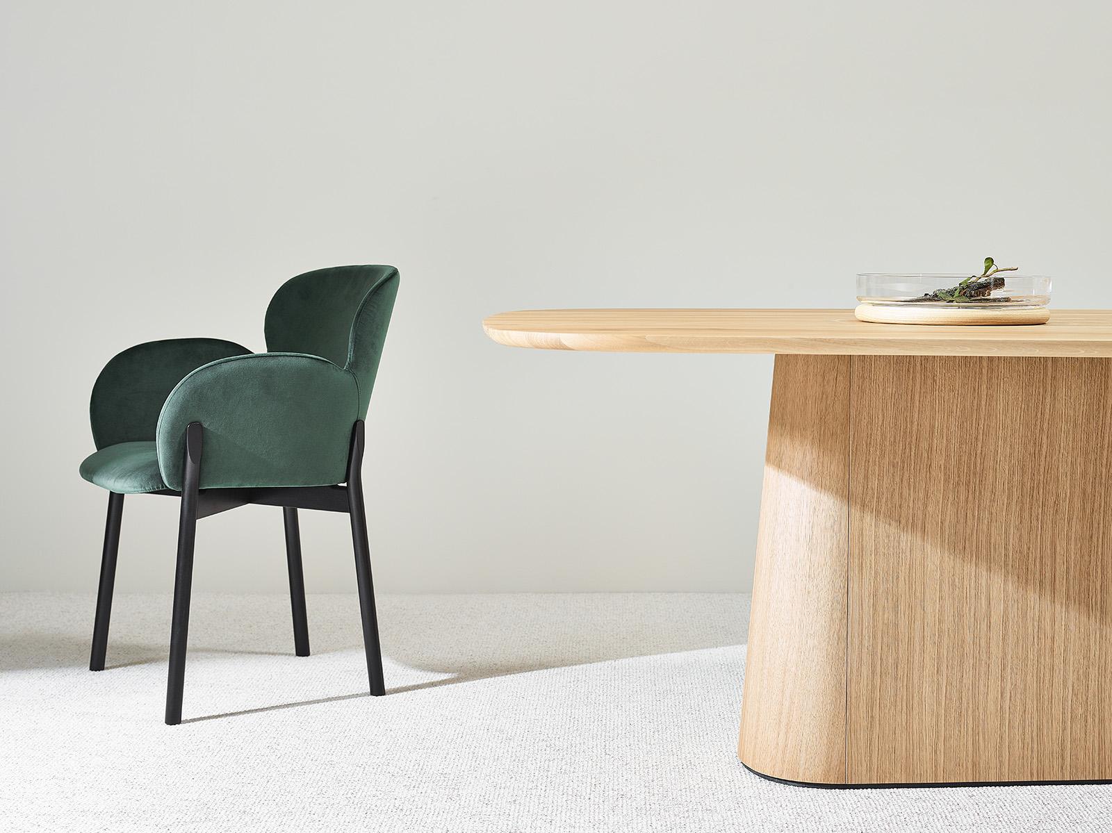 Tavolo da pranzo contemporaneo POV 467, Rovere o Noce massiccio, 300 in vendita 2