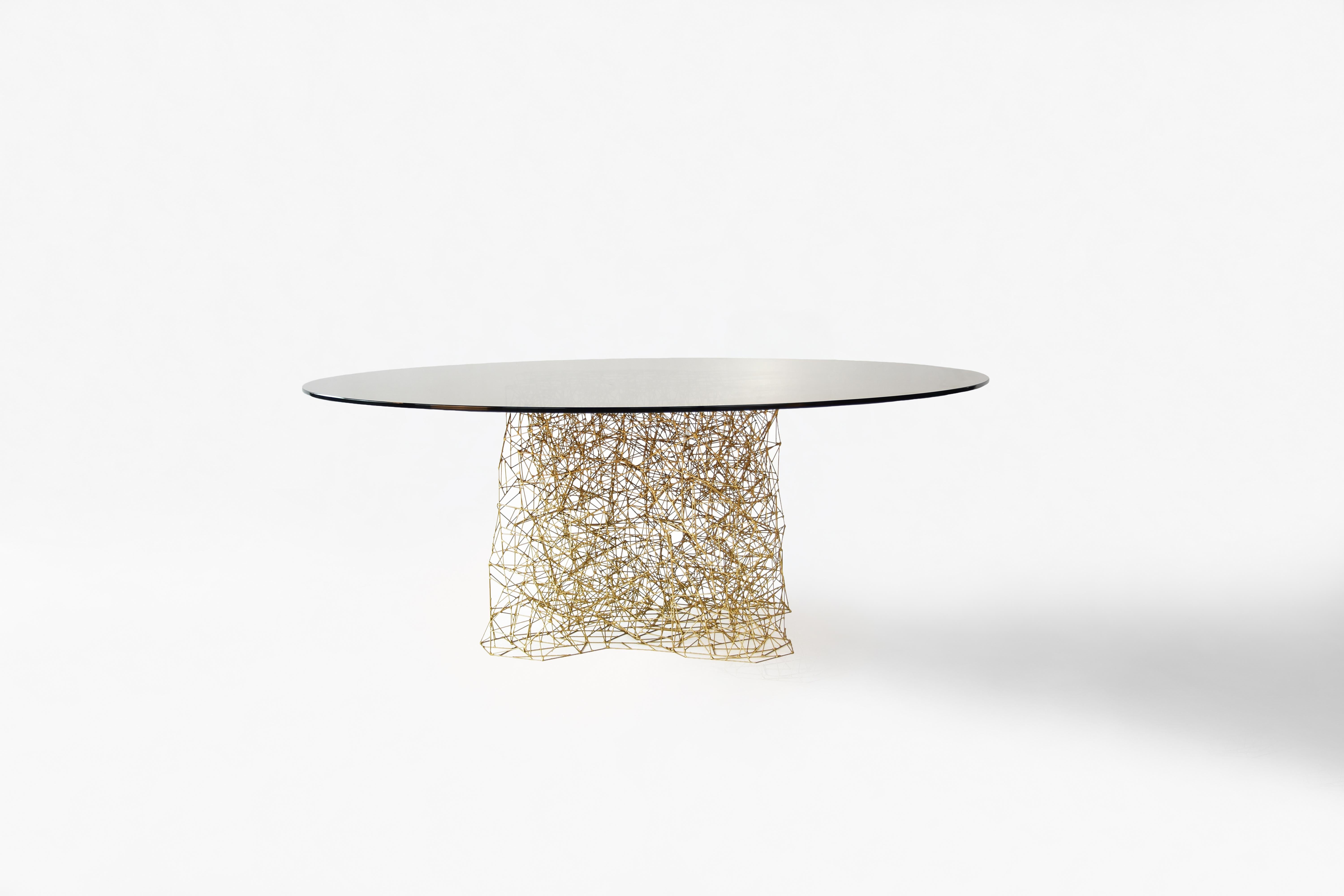 Table de salle à manger contemporaine 'TOGETHER' par Eichkorn, laiton et verre, personnalisable Neuf - En vente à Paris, IDF