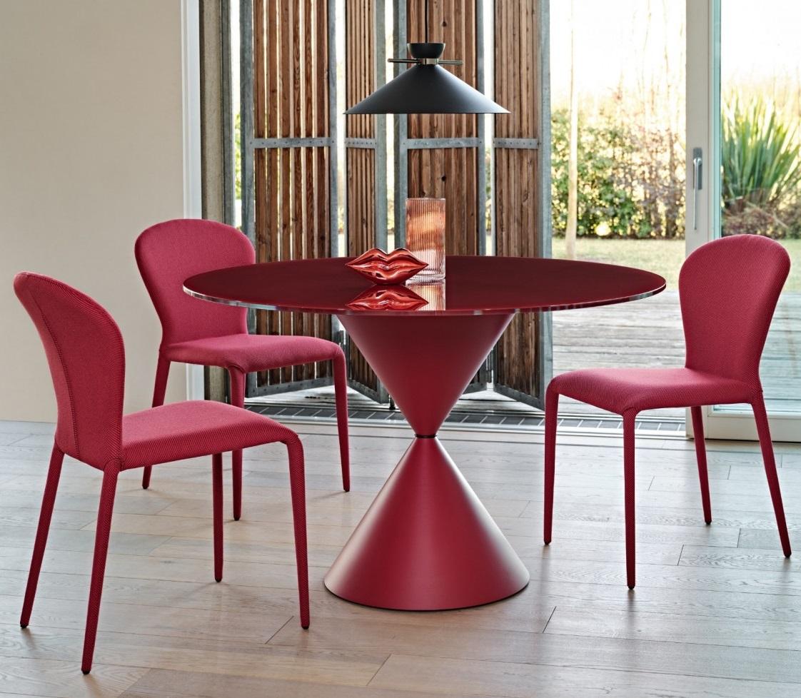 Table de salle à manger contemporaine avec piètement en métal bicolore en vente 3
